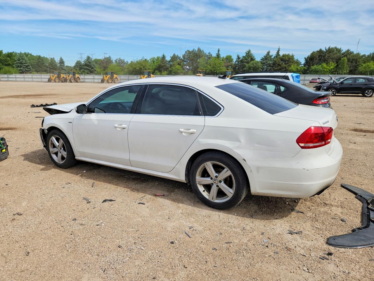 2015 Volkswagen Passat S Белый vin: 1VWAS7A33FC097375