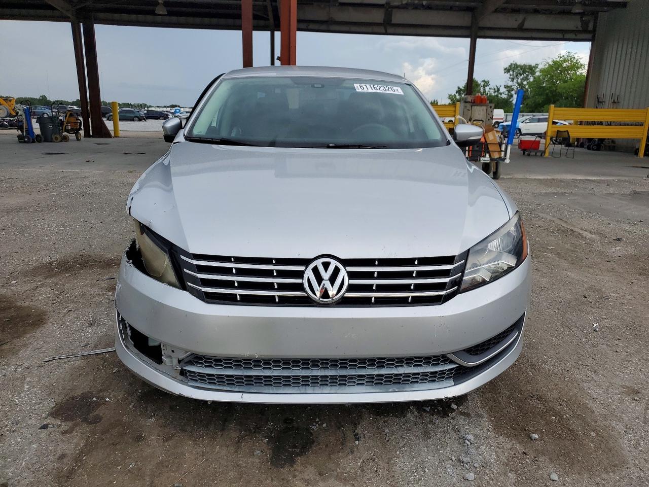 2015 Volkswagen Passat S Silver vin: 1VWAS7A33FC102896