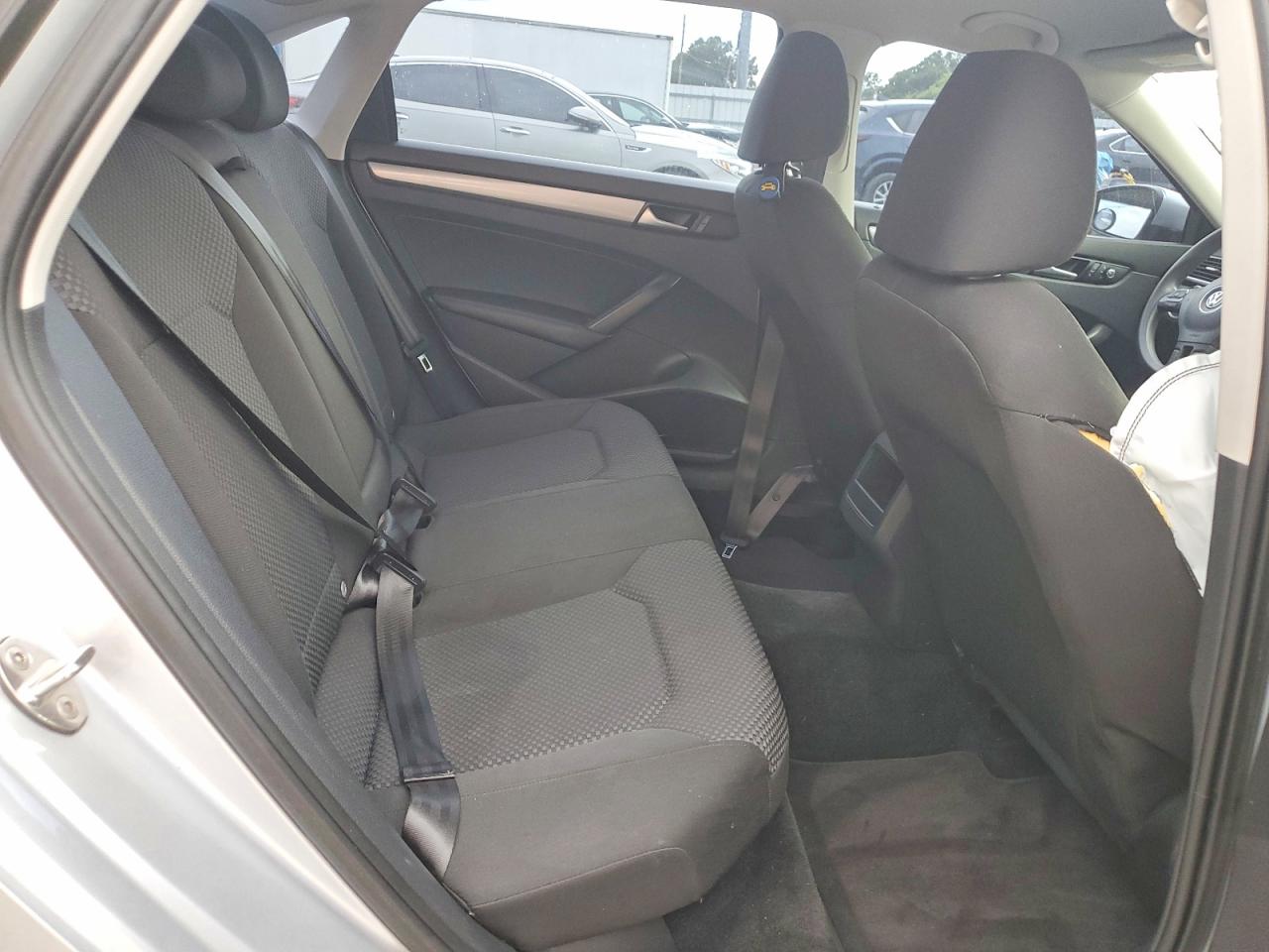 2015 Volkswagen Passat S Silver vin: 1VWAS7A33FC102896