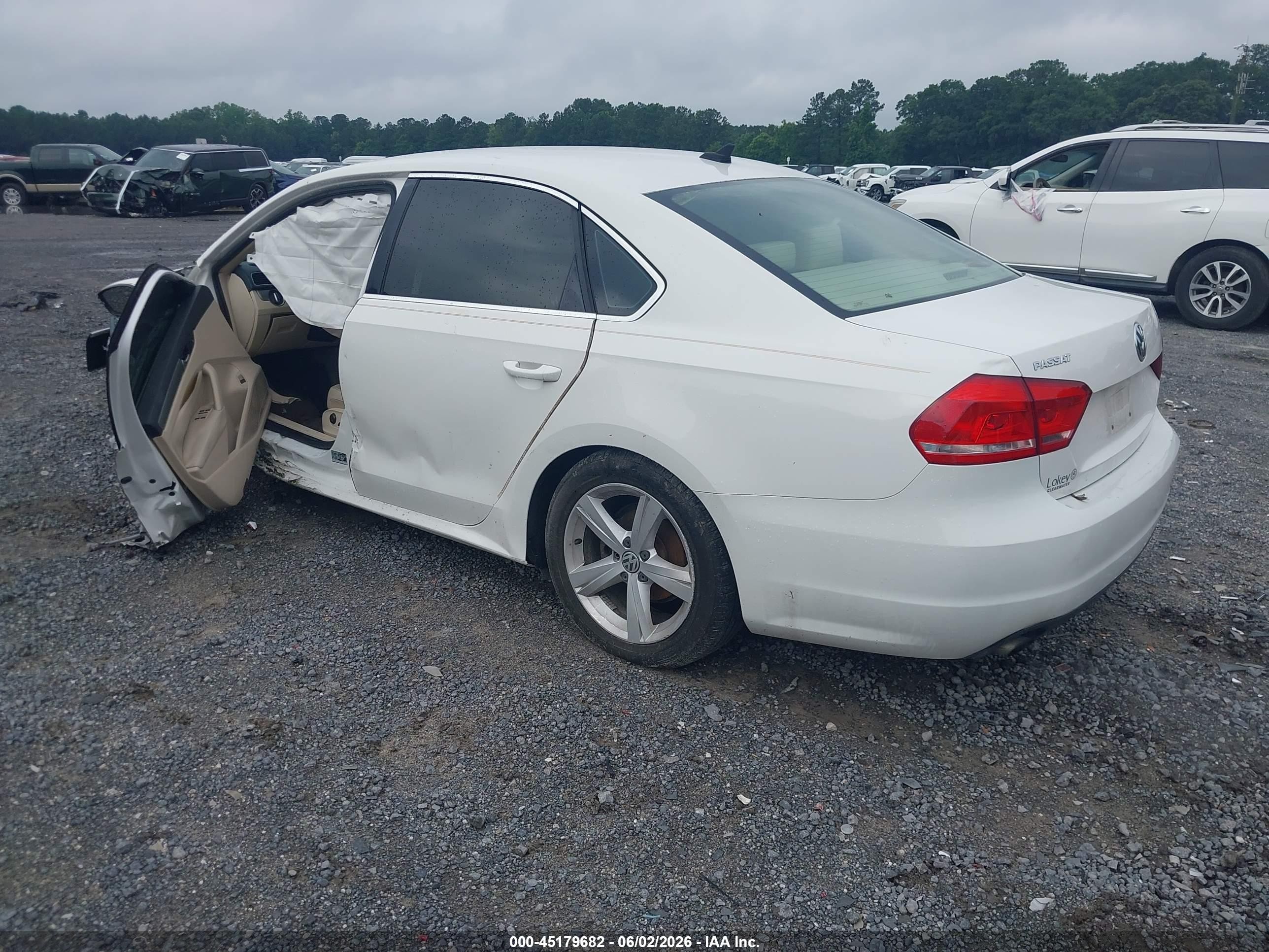 2015 Volkswagen Passat 1.8t Limited Edition White vin: 1VWAS7A33FC108536