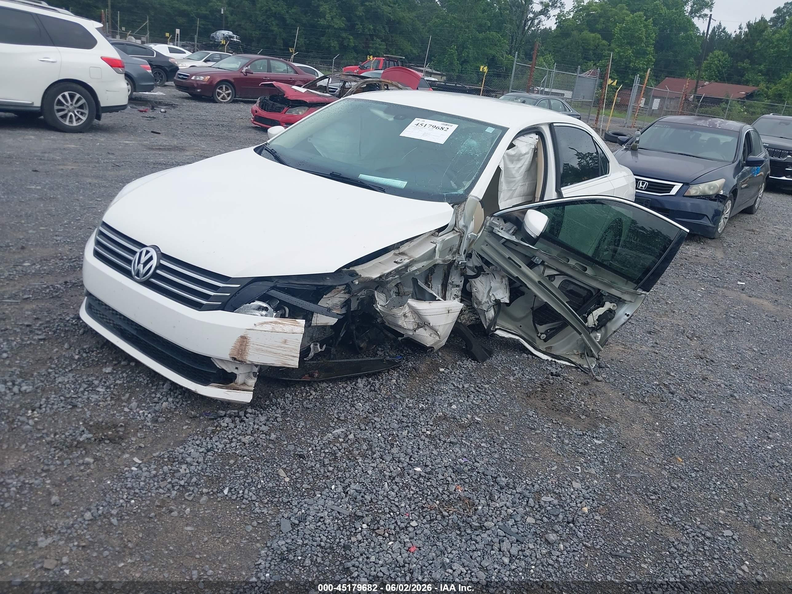 2015 Volkswagen Passat 1.8t Limited Edition White vin: 1VWAS7A33FC108536