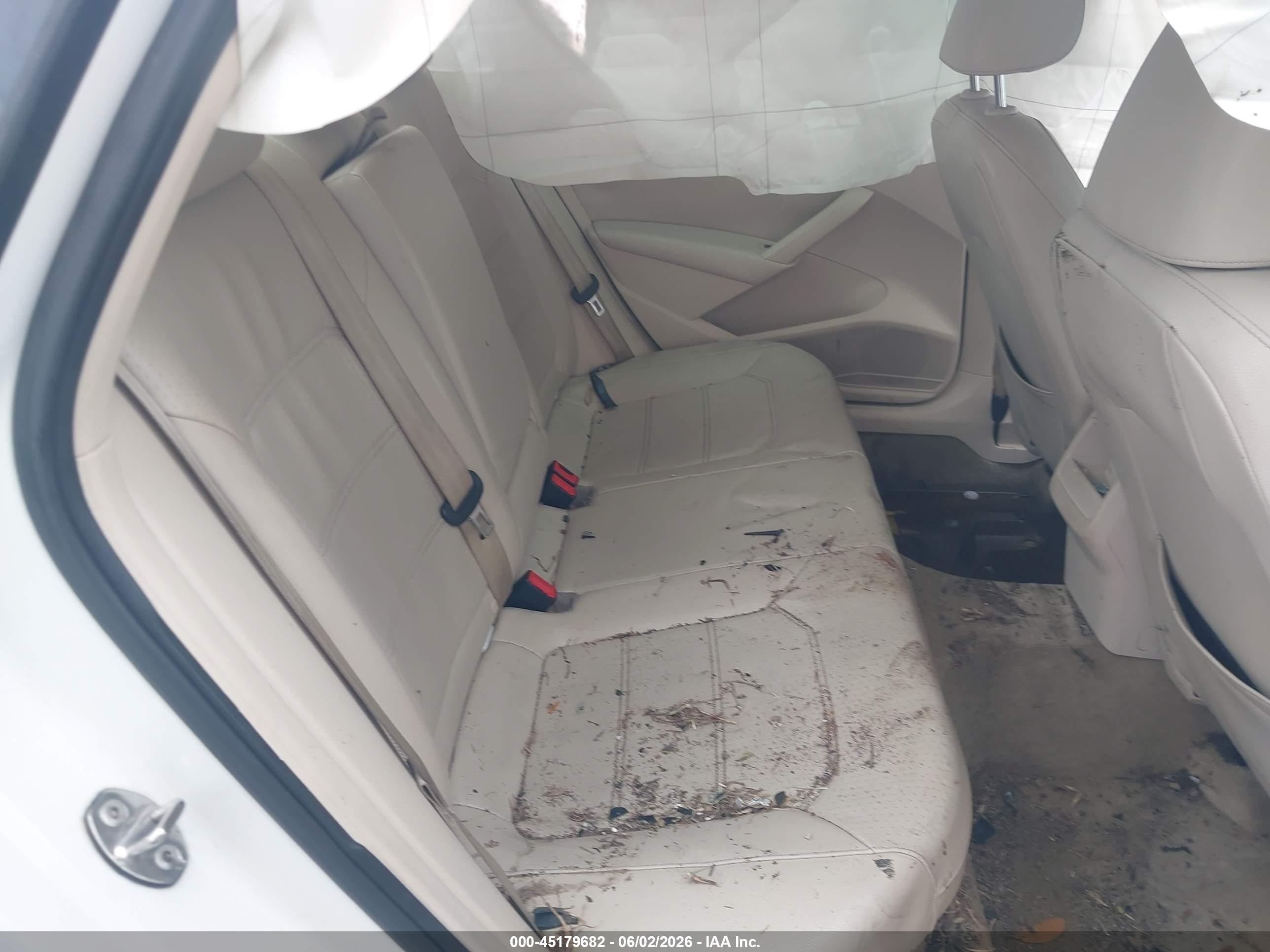 2015 Volkswagen Passat 1.8t Limited Edition White vin: 1VWAS7A33FC108536