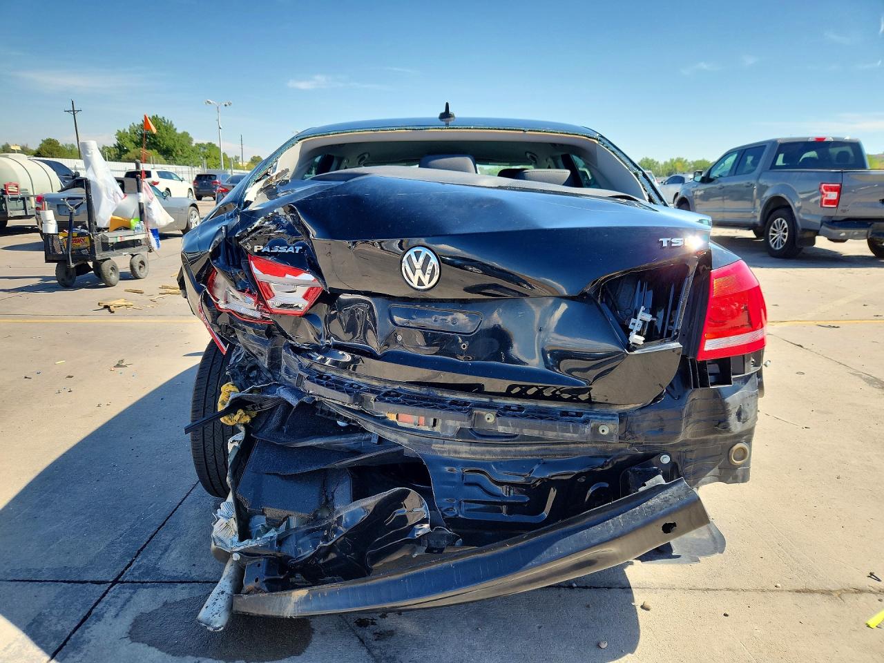 2015 Volkswagen Passat S Черный vin: 1VWAS7A33FC121366