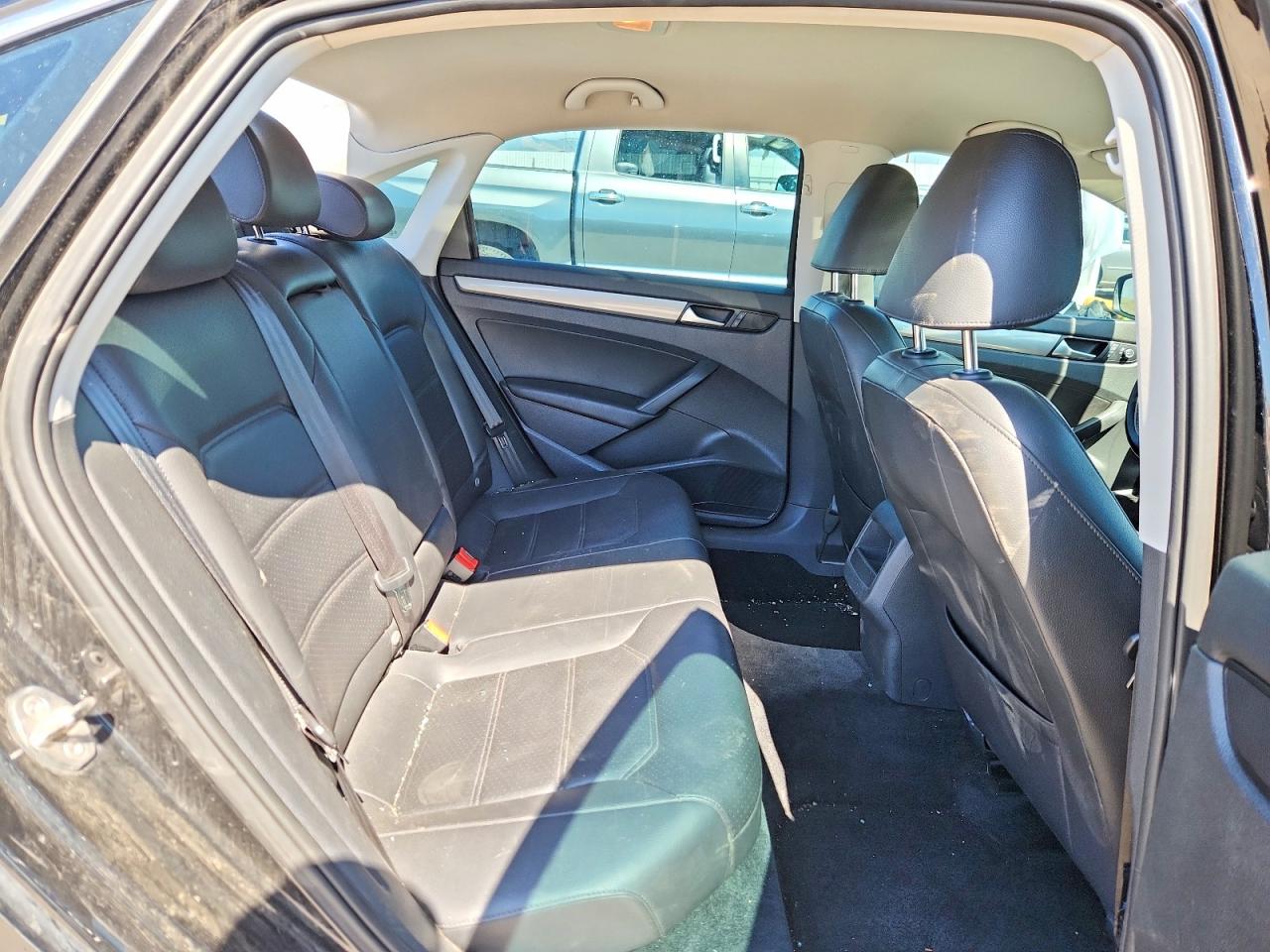 2015 Volkswagen Passat S Черный vin: 1VWAS7A33FC121366