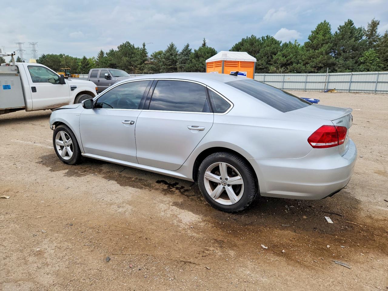 2014 Volkswagen Passat S Silver vin: 1VWAS7A34EC060950