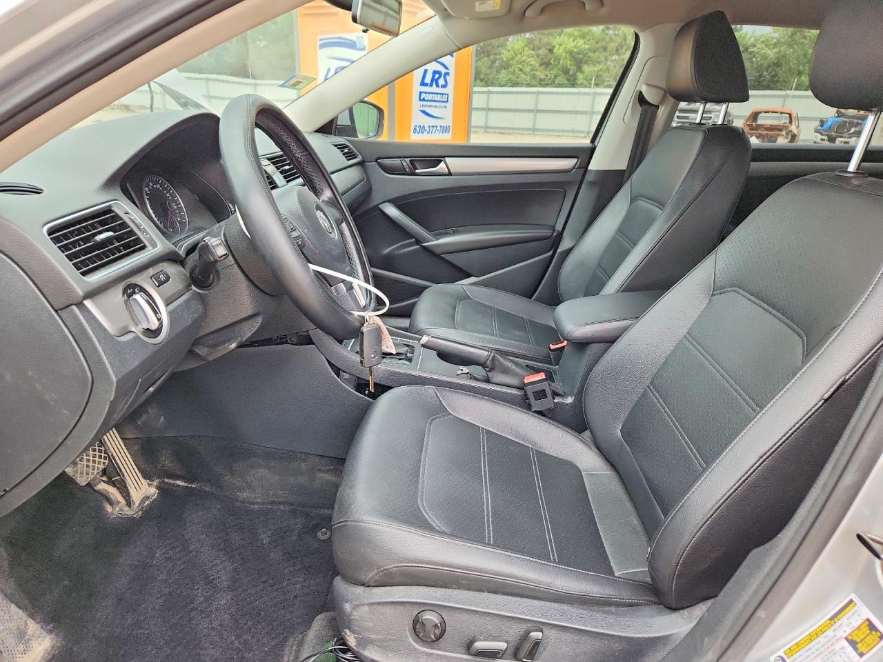 2014 Volkswagen Passat S Silver vin: 1VWAS7A34EC060950