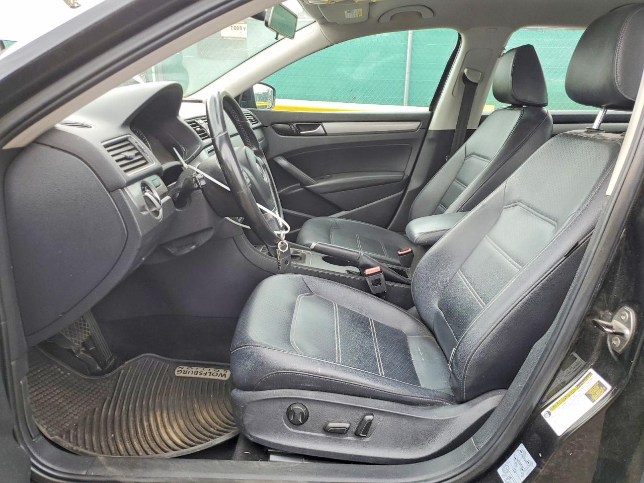 2014 Volkswagen Passat S Black vin: 1VWAS7A34EC108723