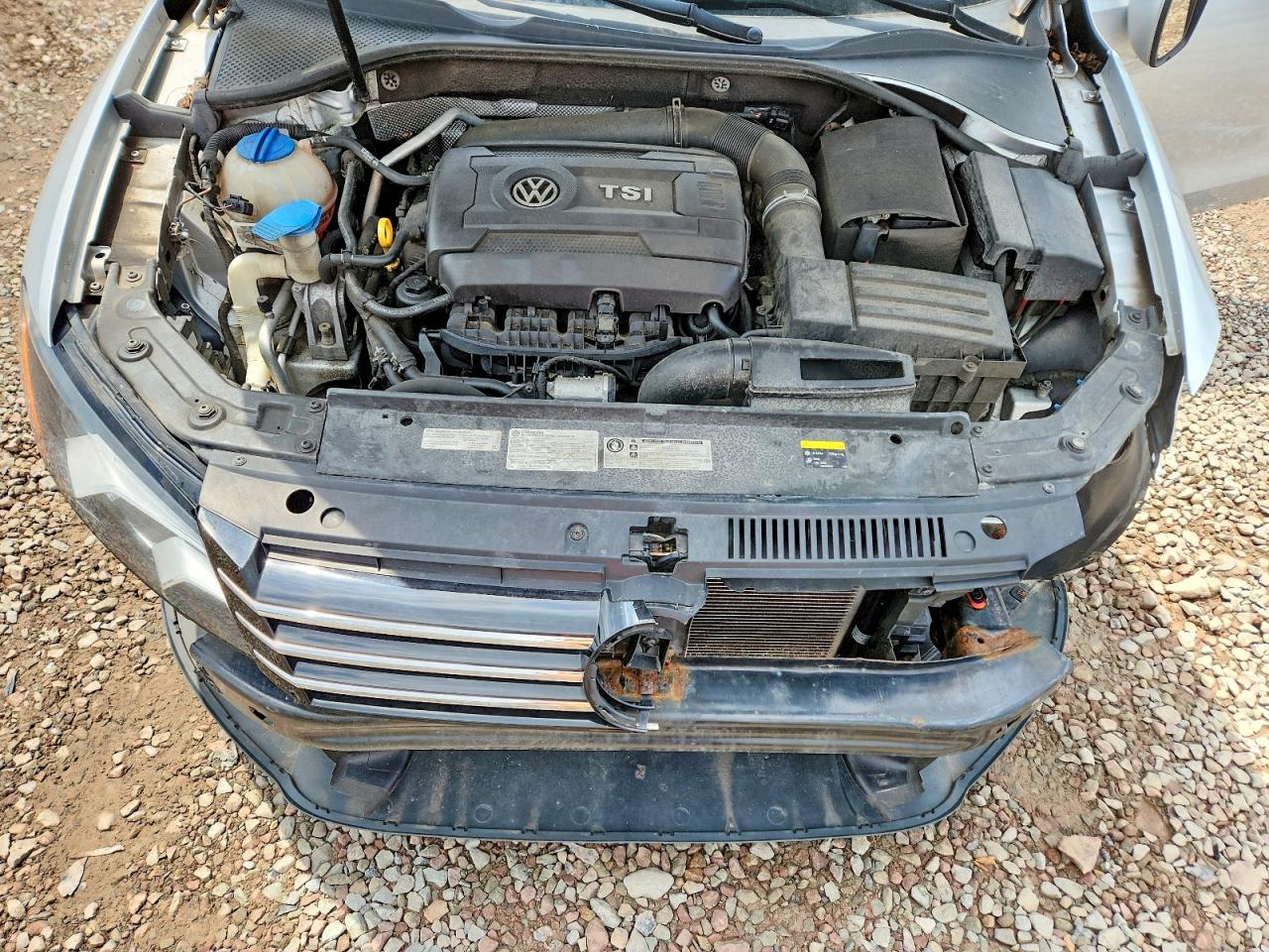 2015 Volkswagen Passat S Серебряный vin: 1VWAS7A34FC011832