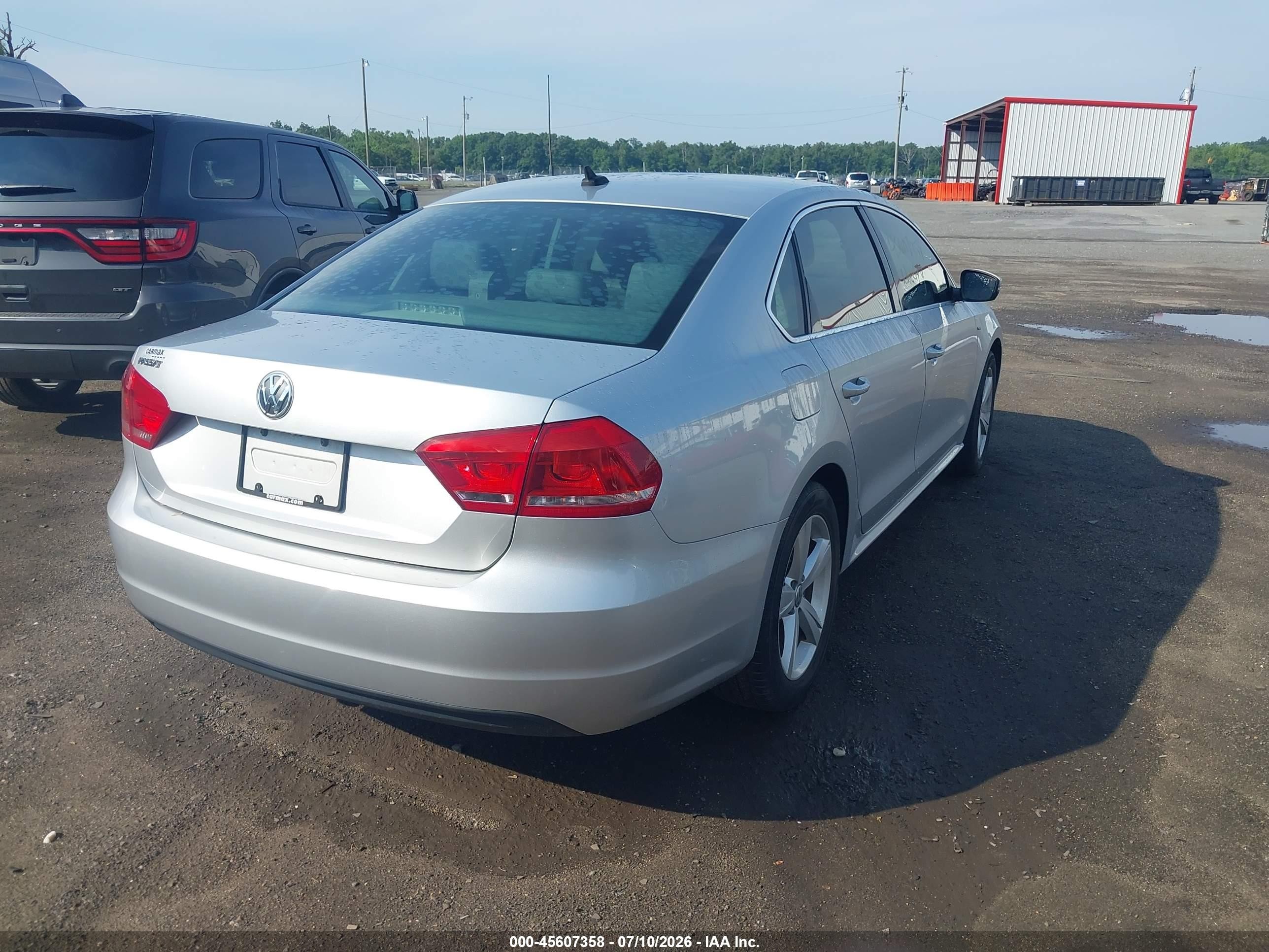 2015 Volkswagen Passat 1.8t Limited Edition Silver vin: 1VWAS7A34FC108612