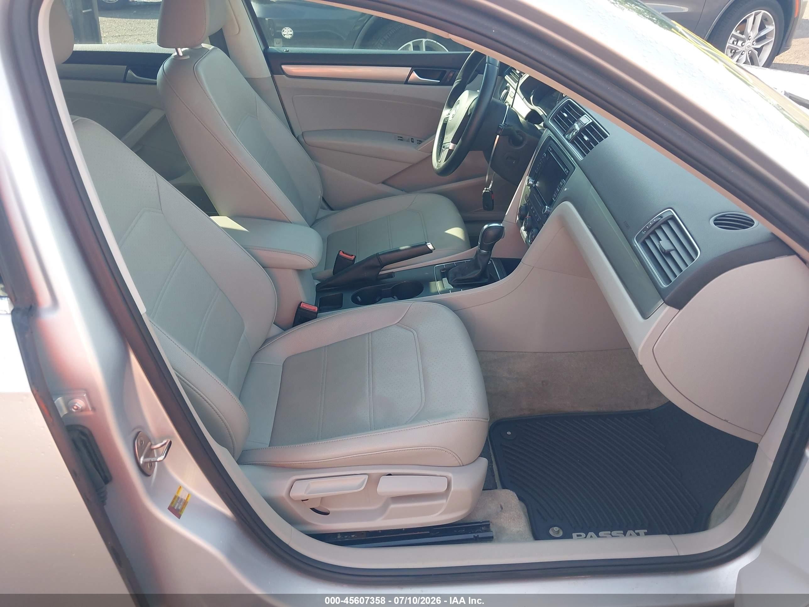 2015 Volkswagen Passat 1.8t Limited Edition Silver vin: 1VWAS7A34FC108612