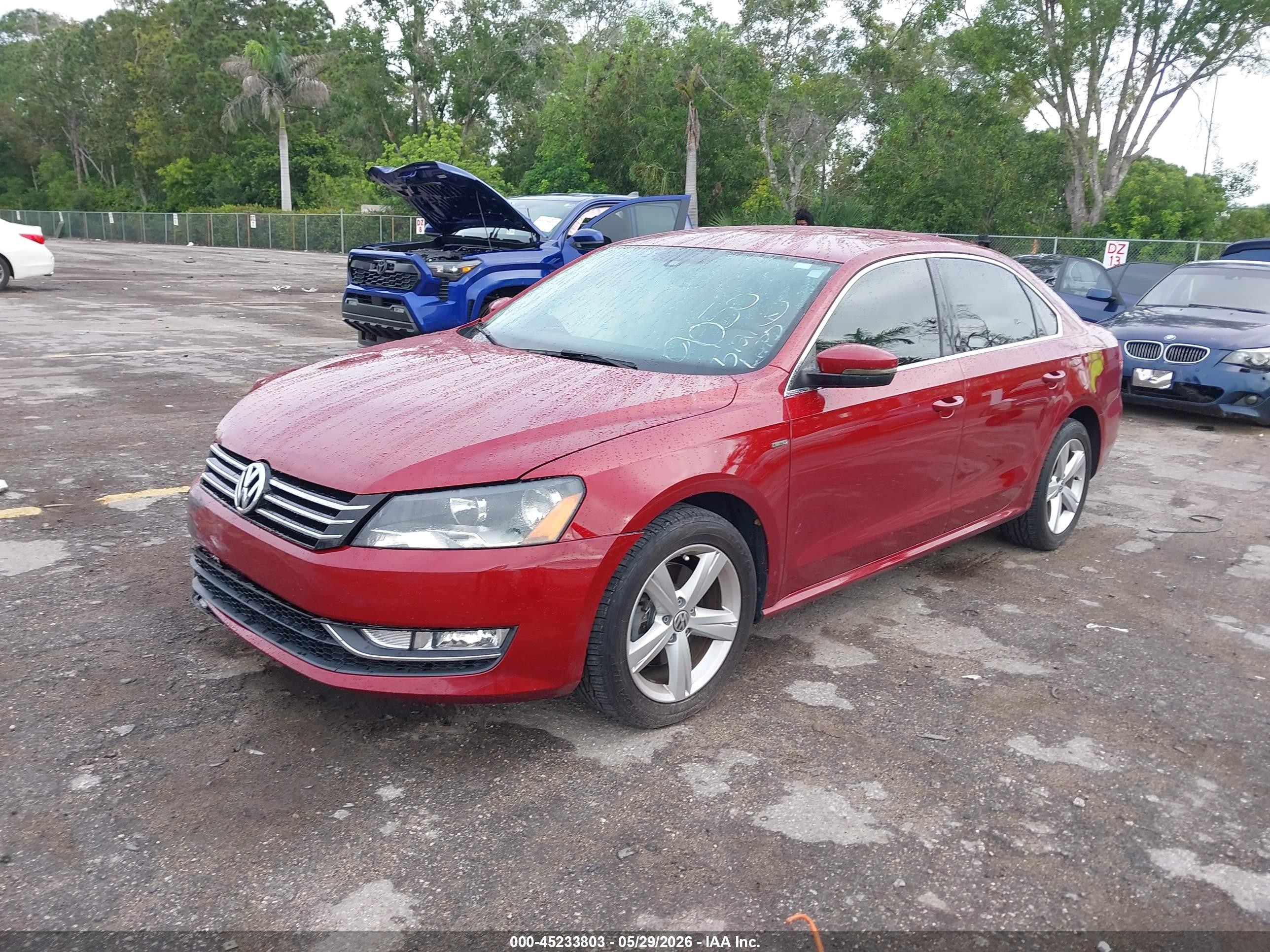 2015 Volkswagen Passat 1.8t Limited Edition Red vin: 1VWAS7A34FC109050