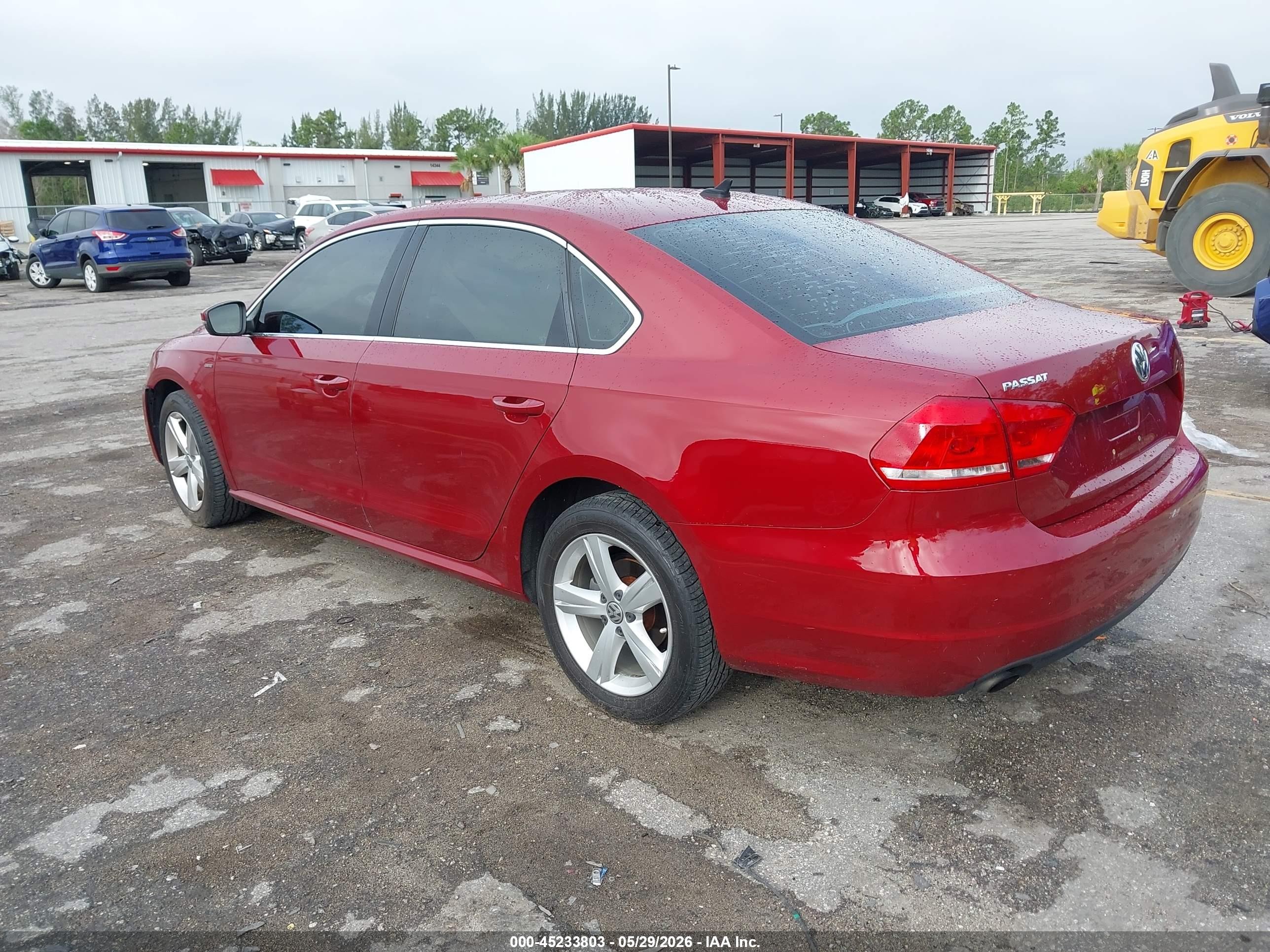 2015 Volkswagen Passat 1.8t Limited Edition Red vin: 1VWAS7A34FC109050