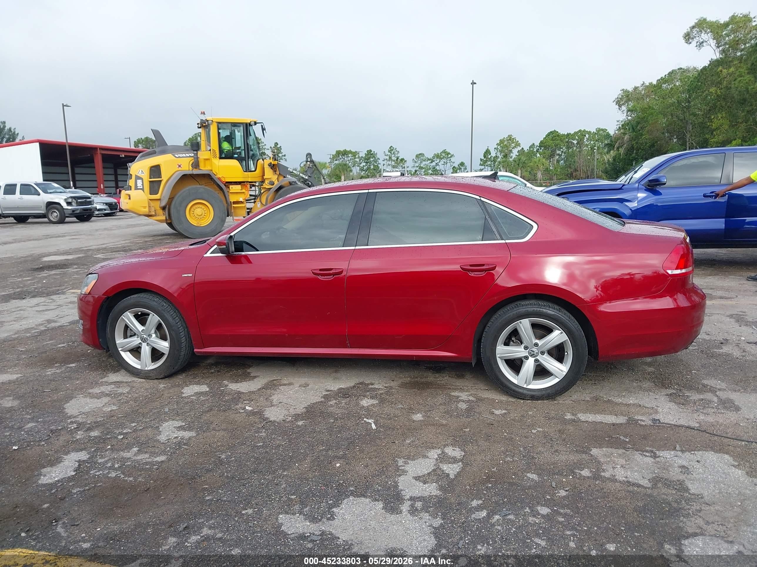 2015 Volkswagen Passat 1.8t Limited Edition Red vin: 1VWAS7A34FC109050