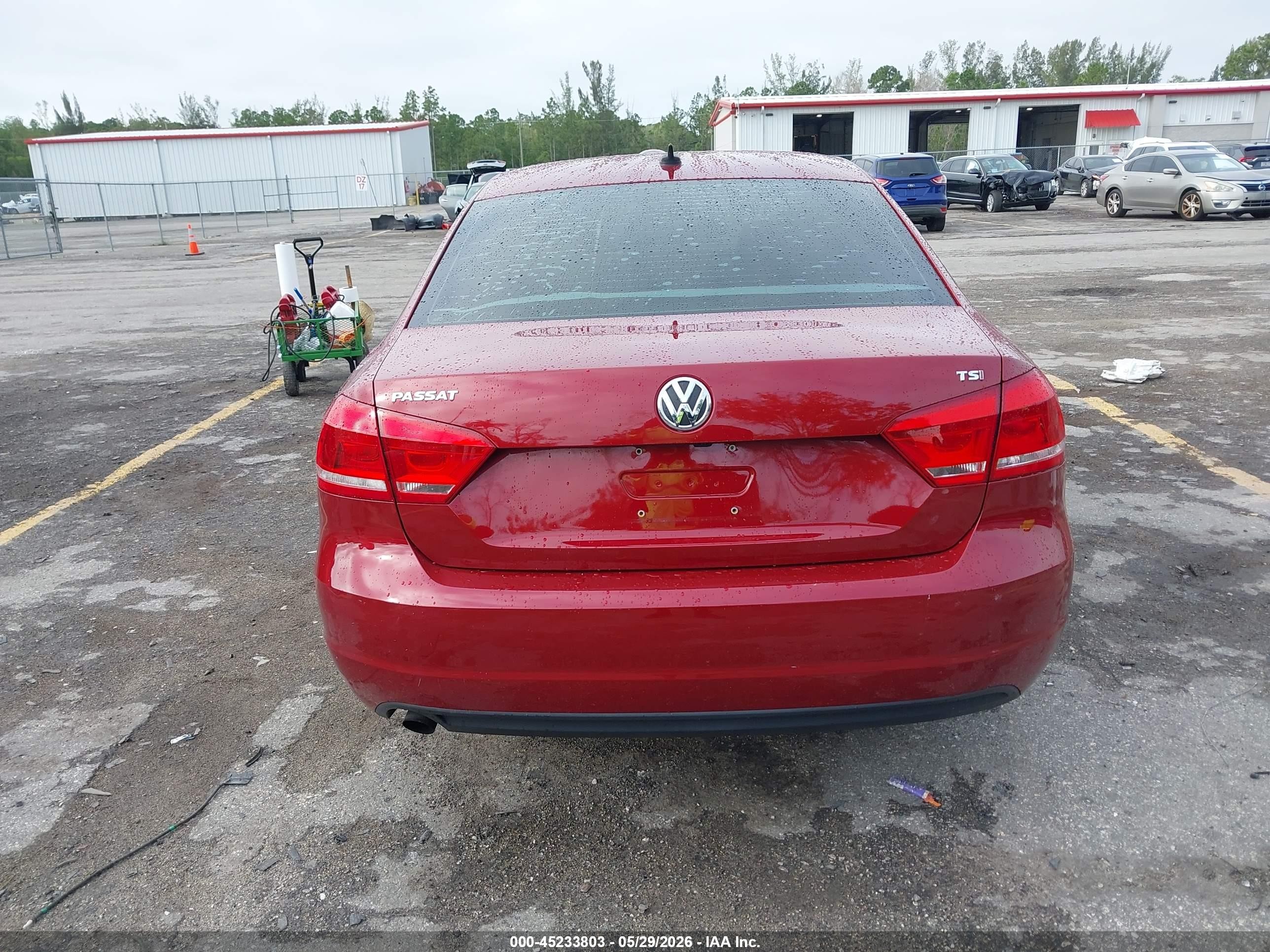 2015 Volkswagen Passat 1.8t Limited Edition Red vin: 1VWAS7A34FC109050