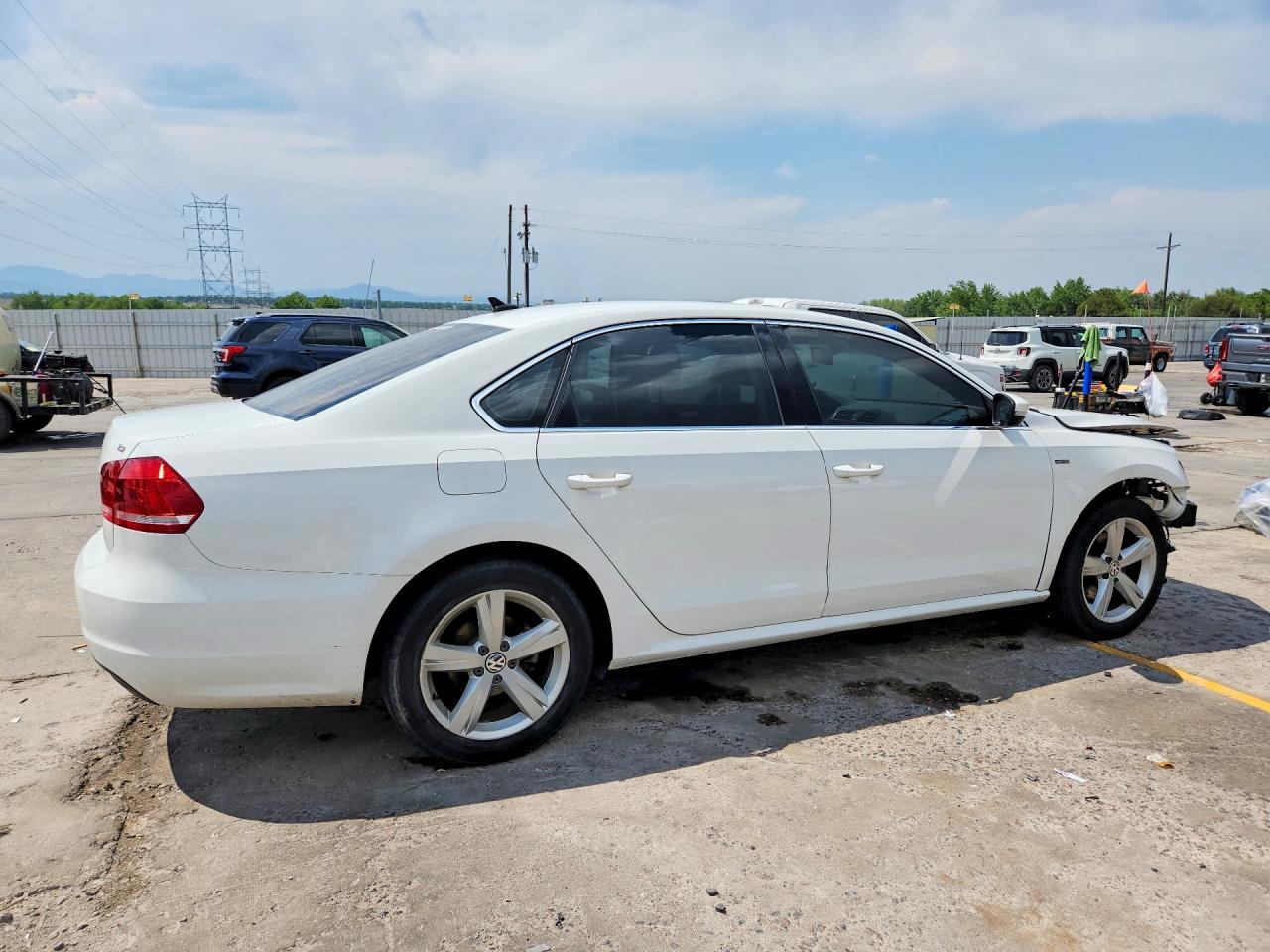 2015 Volkswagen Passat S White vin: 1VWAS7A34FC112966