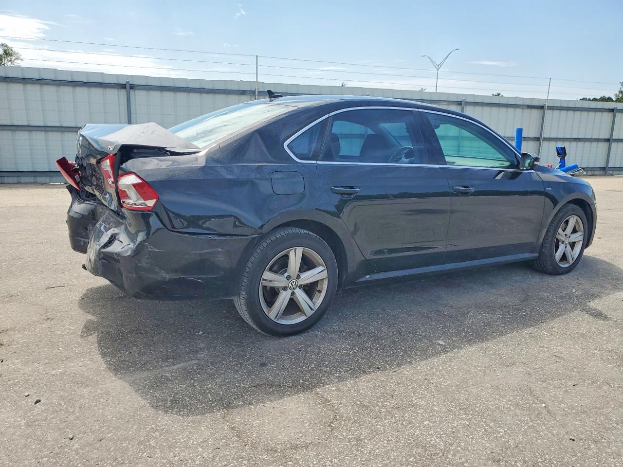 2015 Volkswagen Passat S Black vin: 1VWAS7A34FC113812