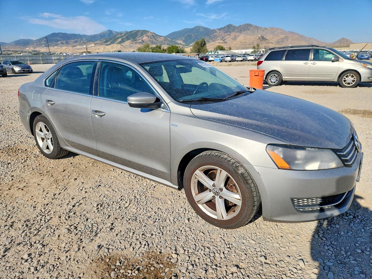 2014 Volkswagen Passat S Silver vin: 1VWAS7A35EC025494