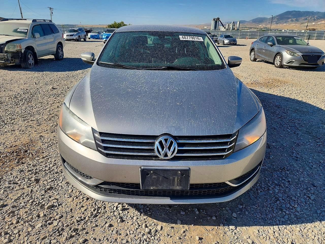 2014 Volkswagen Passat S Silver vin: 1VWAS7A35EC025494