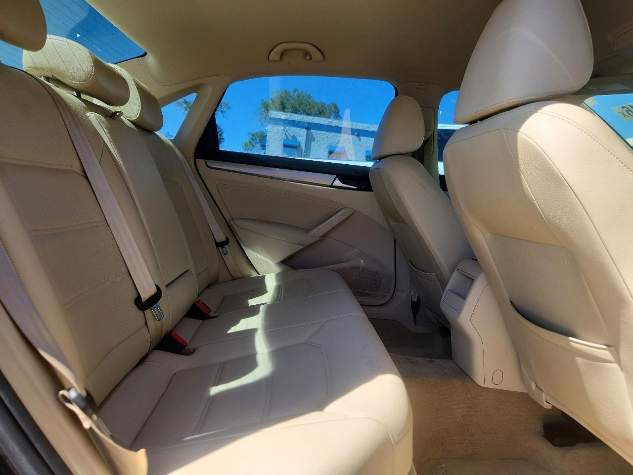 2014 Volkswagen Passat S Black vin: 1VWAS7A35EC040870