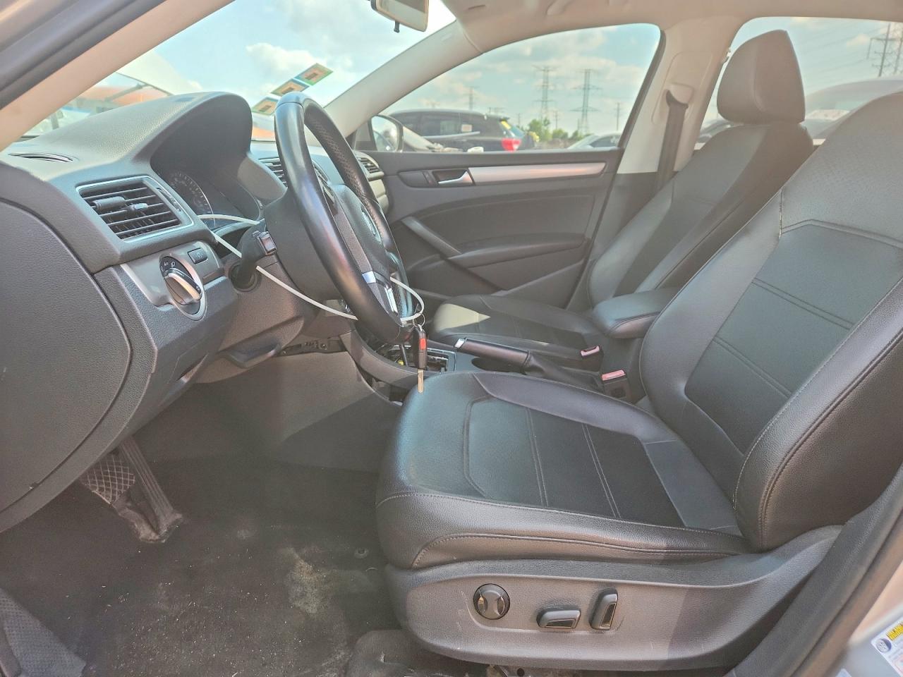 2014 Volkswagen Passat S Silver vin: 1VWAS7A35EC074226