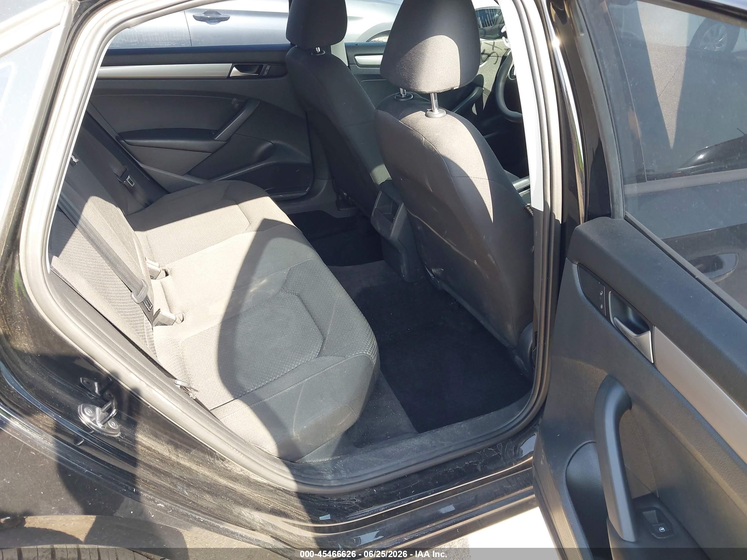 2014 Volkswagen Passat 1.8t S Black vin: 1VWAS7A35EC100209