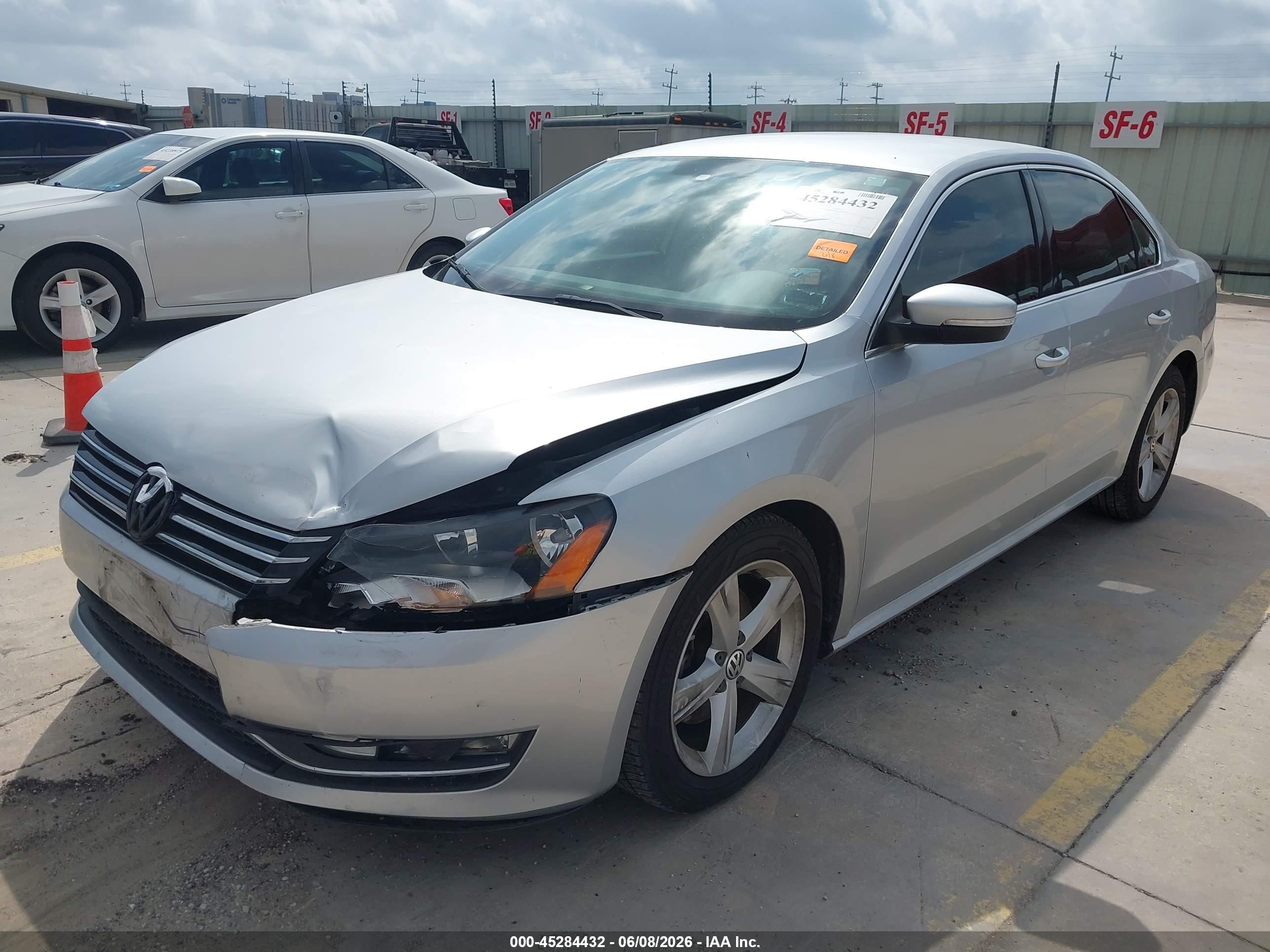 2015 Volkswagen Passat 1.8t Limited Edition Silver vin: 1VWAS7A35FC077564