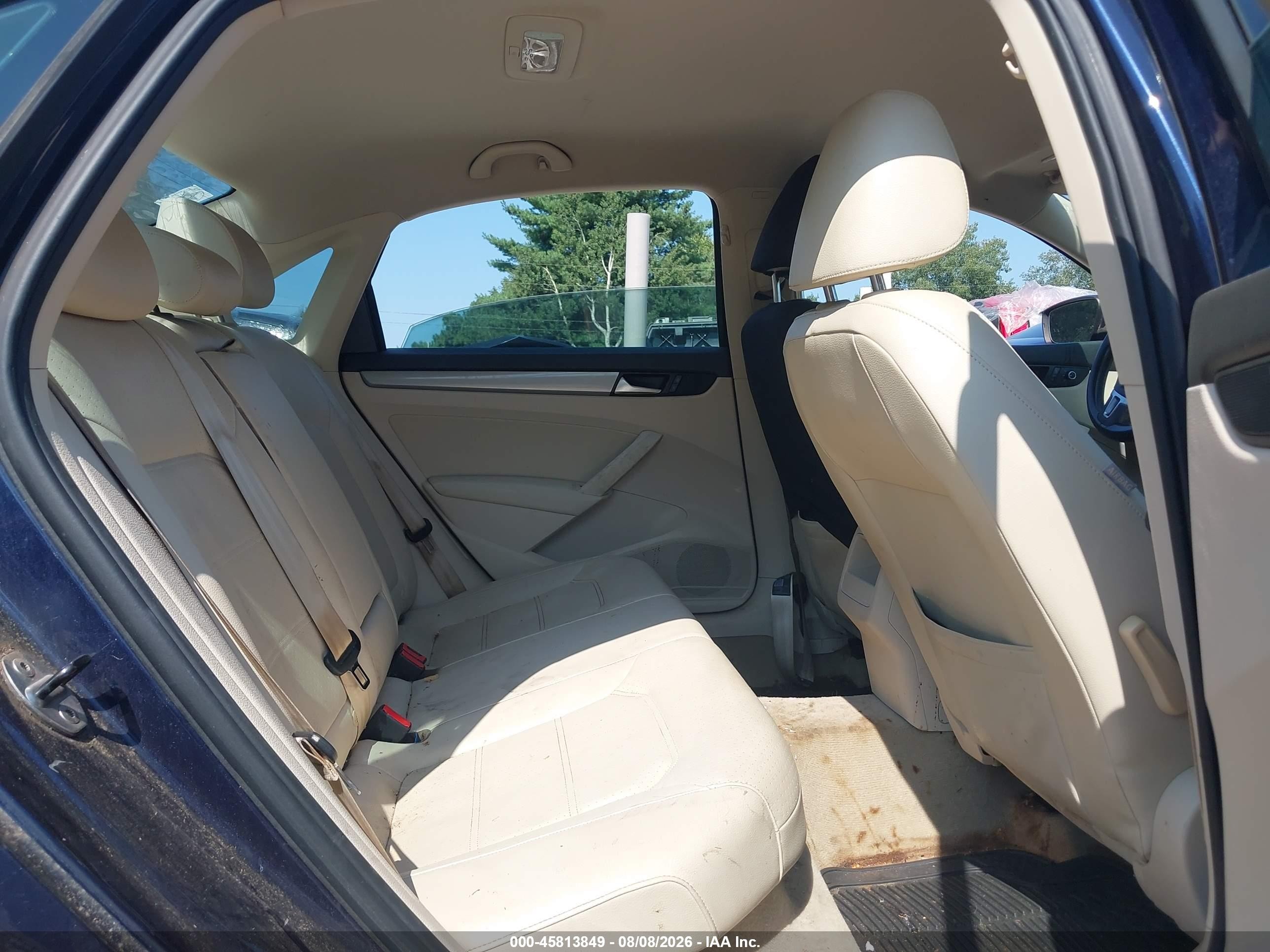 2014 Volkswagen Passat 1.8t Wolfsburg Edition Blue vin: 1VWAS7A36EC119867