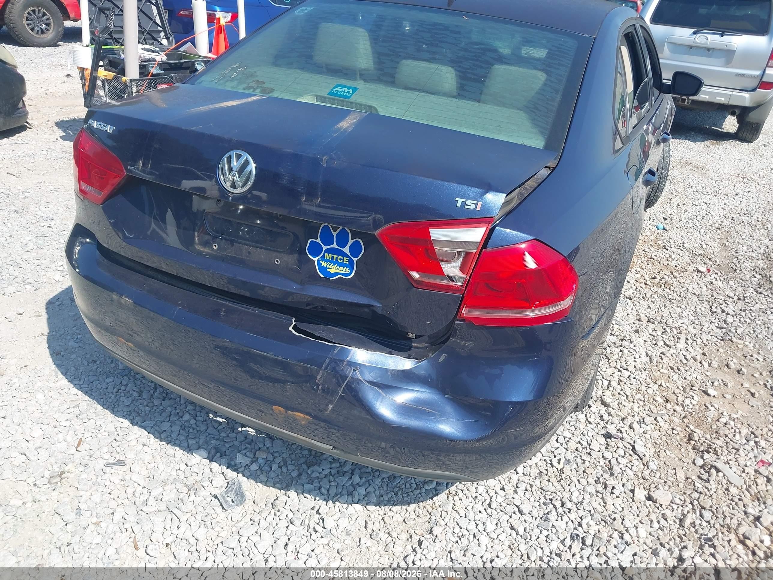 2014 Volkswagen Passat 1.8t Wolfsburg Edition Blue vin: 1VWAS7A36EC119867