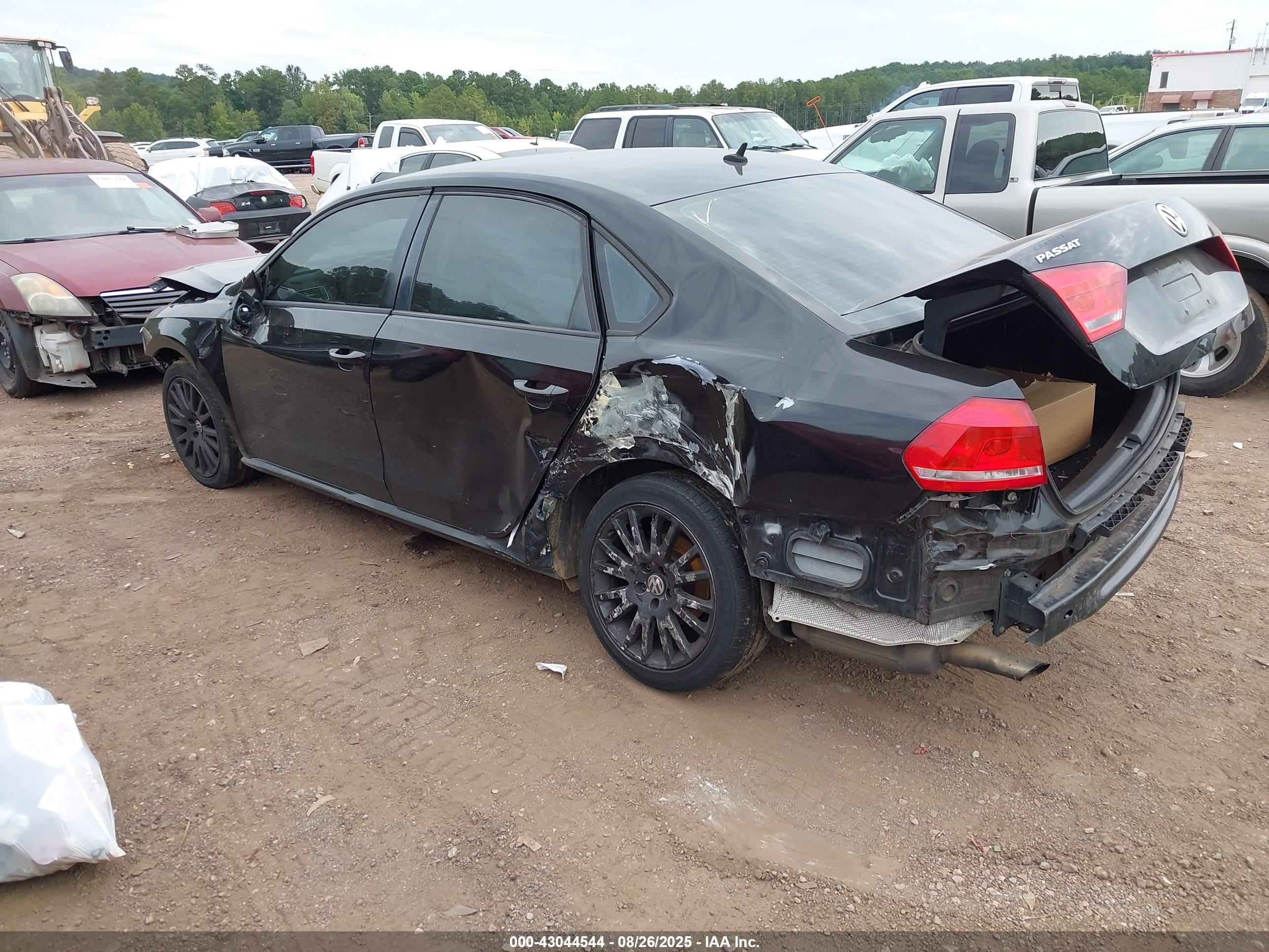 2015 Volkswagen Passat 1.8t S Черный vin: 1VWAS7A36FC007944