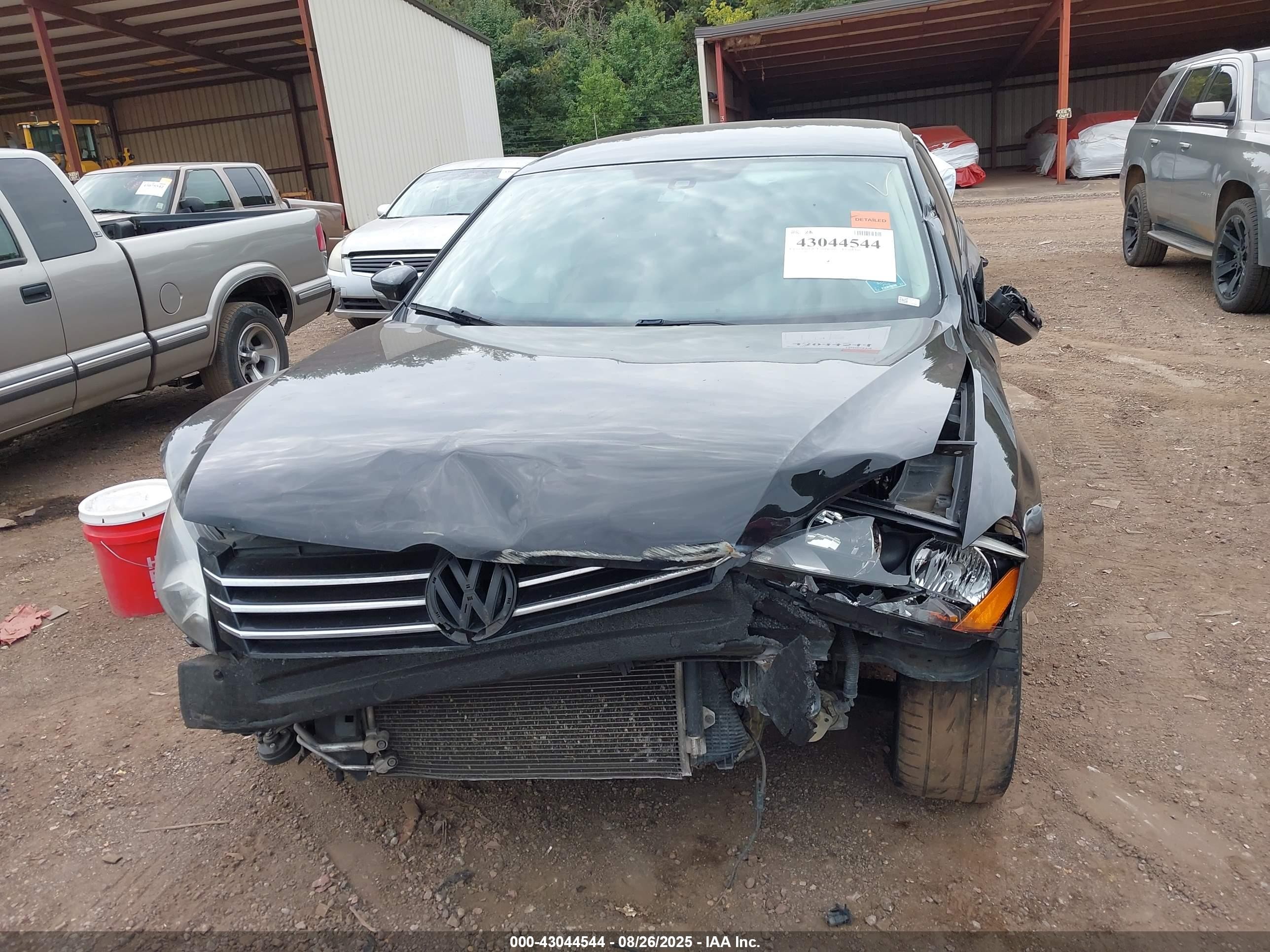 2015 Volkswagen Passat 1.8t S Черный vin: 1VWAS7A36FC007944