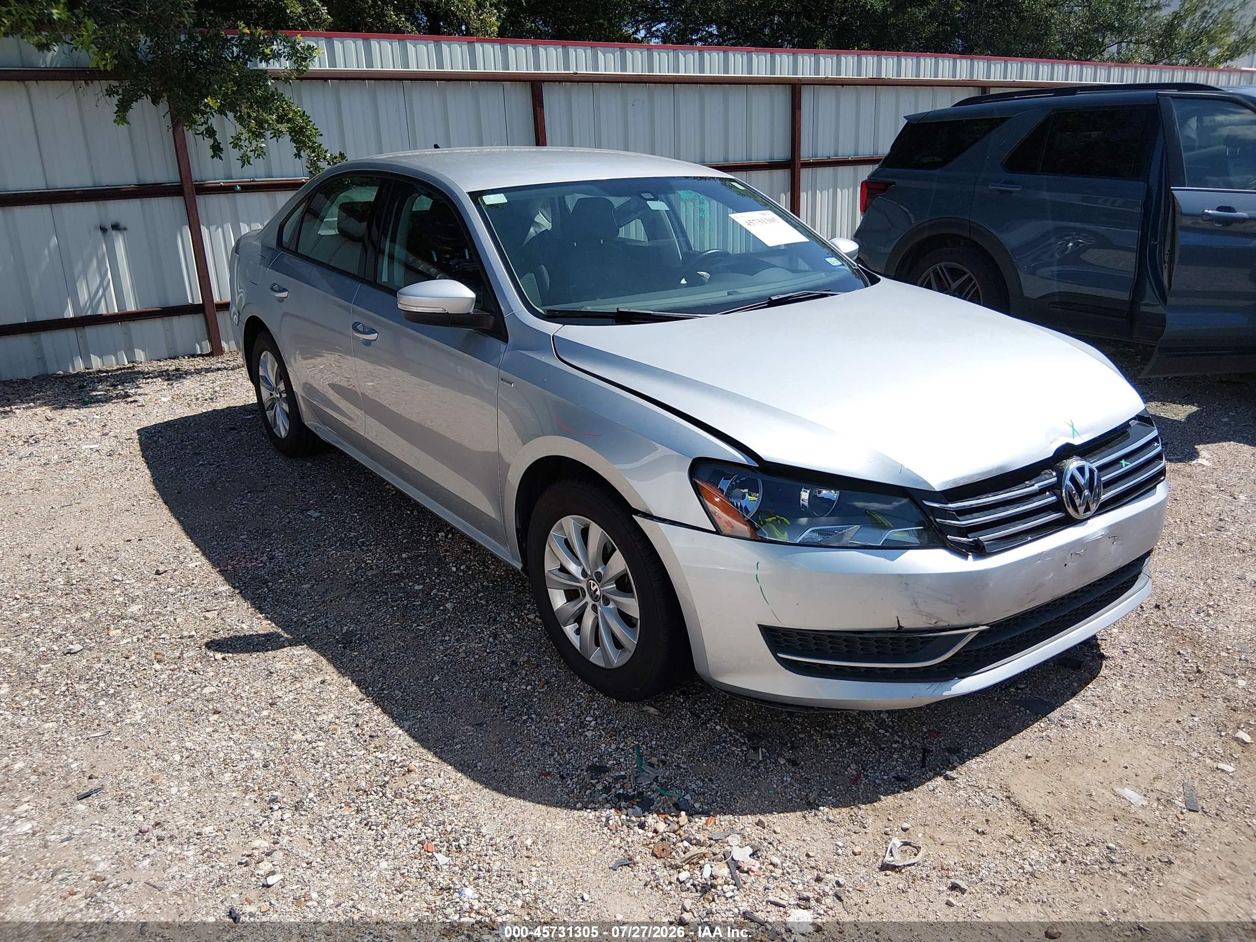 2015 Volkswagen Passat 1.8t Wolfsburg Edition Silver vin: 1VWAS7A36FC011881