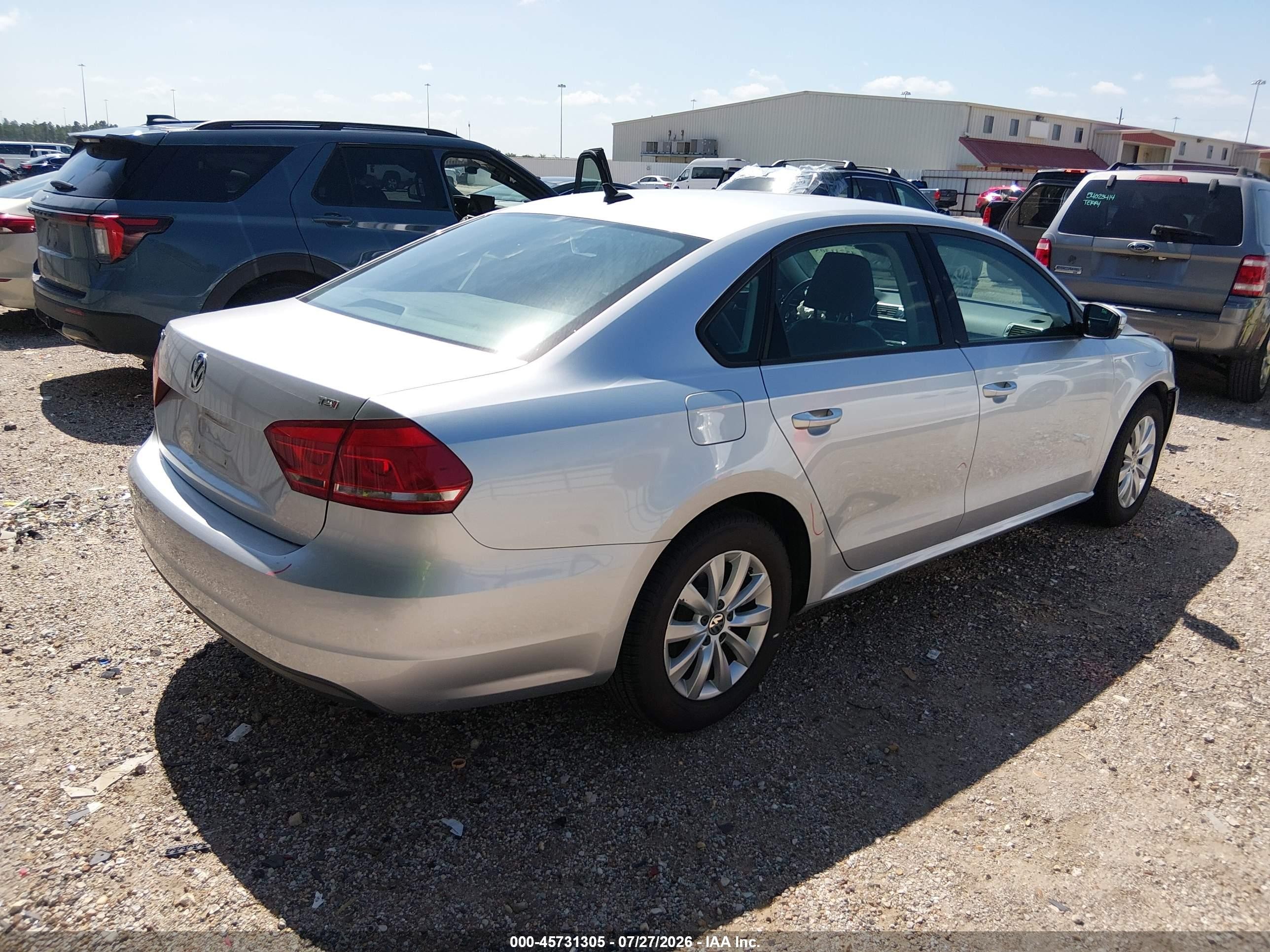 2015 Volkswagen Passat 1.8t Wolfsburg Edition Silver vin: 1VWAS7A36FC011881