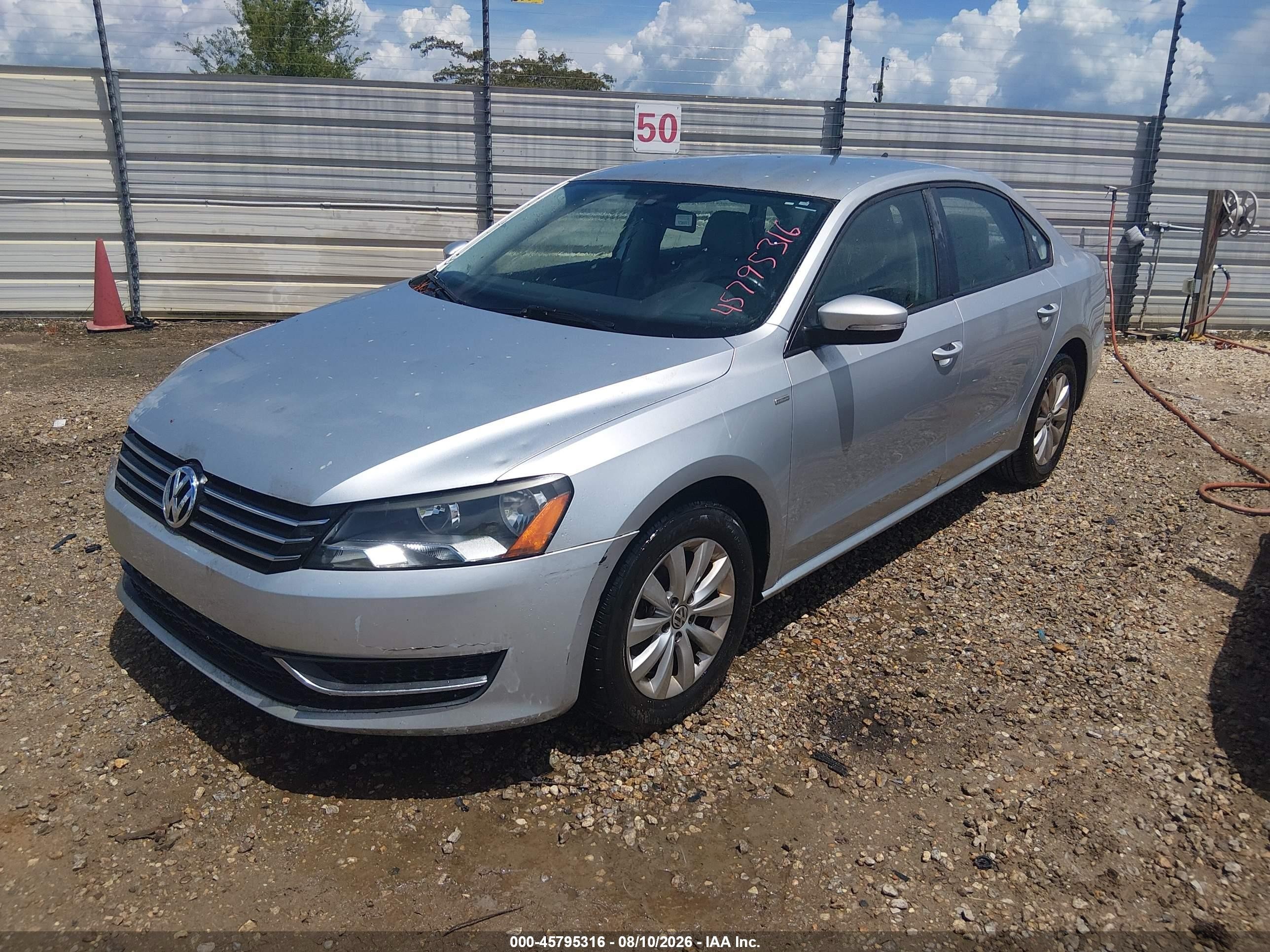 2015 Volkswagen Passat 1.8t Wolfsburg Edition Silver vin: 1VWAS7A36FC015476