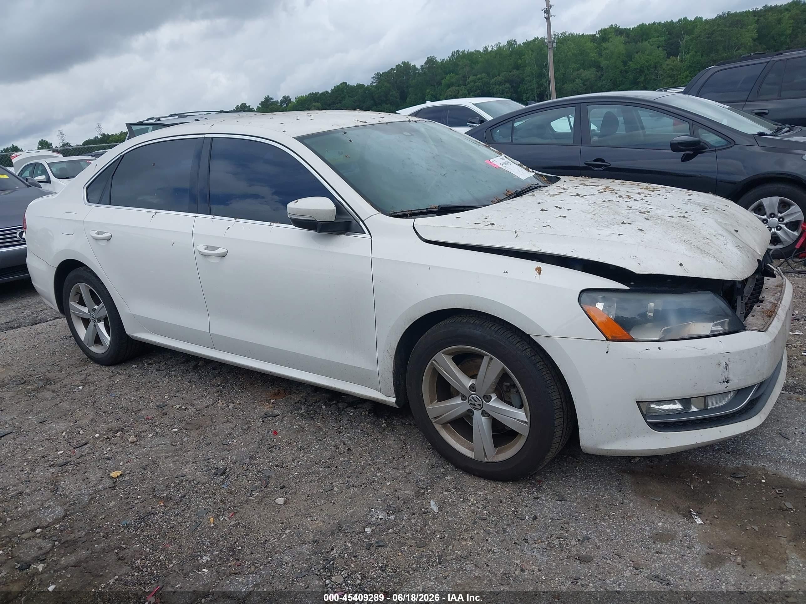 2015 Volkswagen Passat 1.8t Limited Edition Белый vin: 1VWAS7A36FC081168