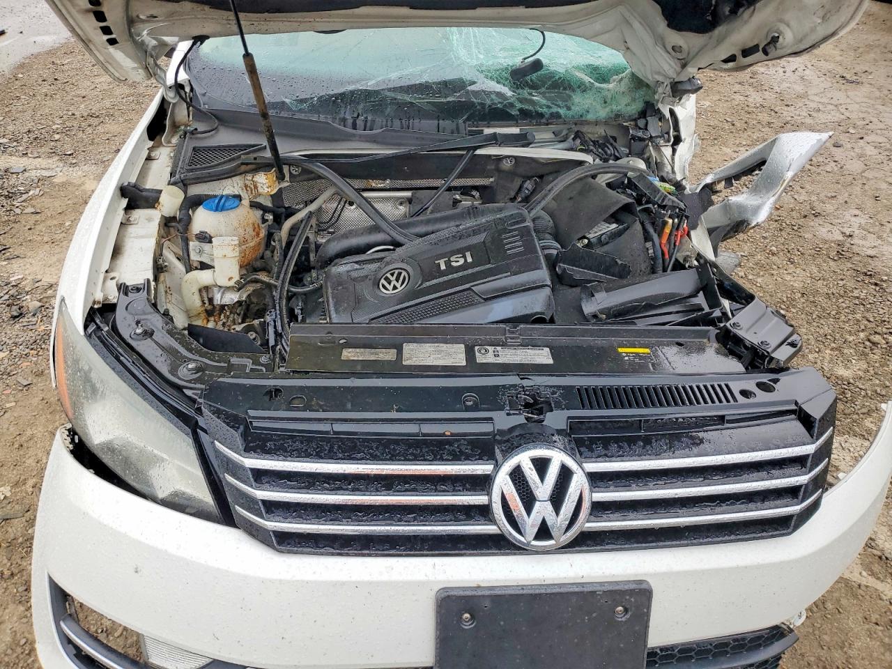 2015 Volkswagen Passat S Белый vin: 1VWAS7A36FC083163