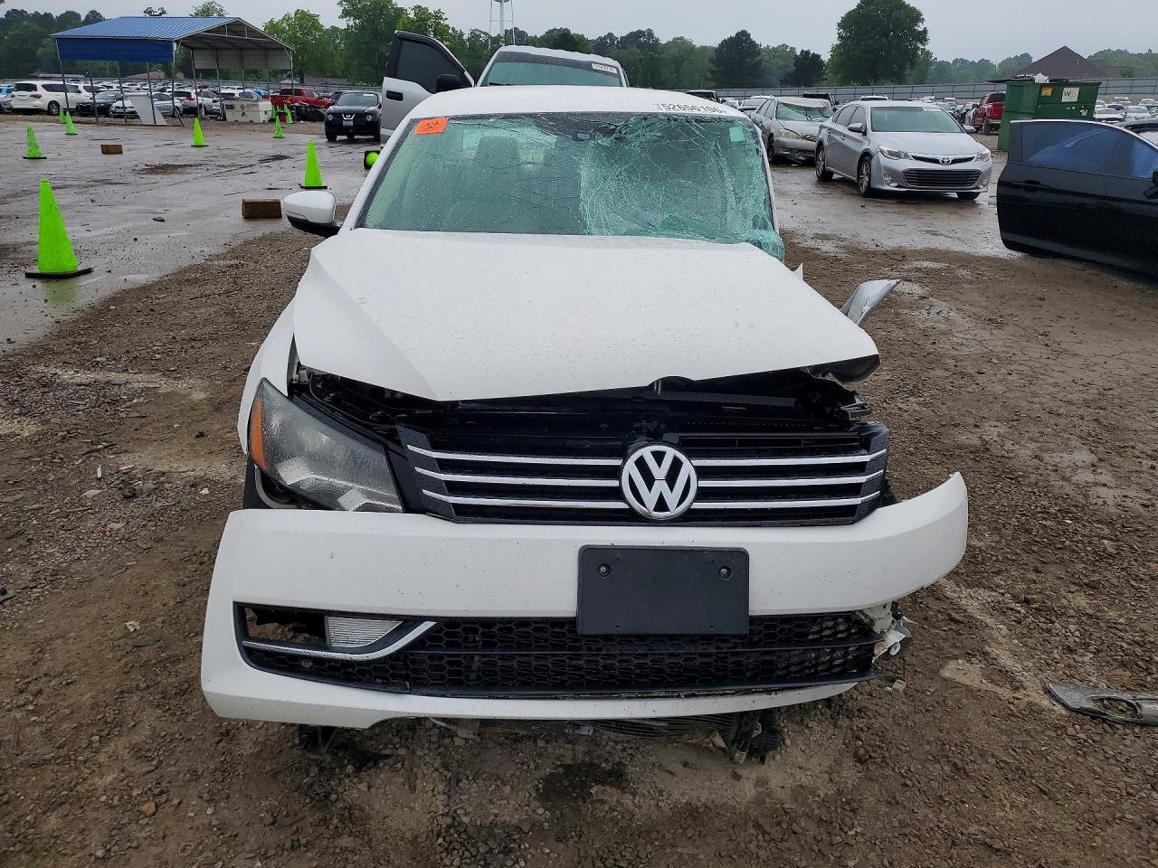 2015 Volkswagen Passat S Белый vin: 1VWAS7A36FC083163