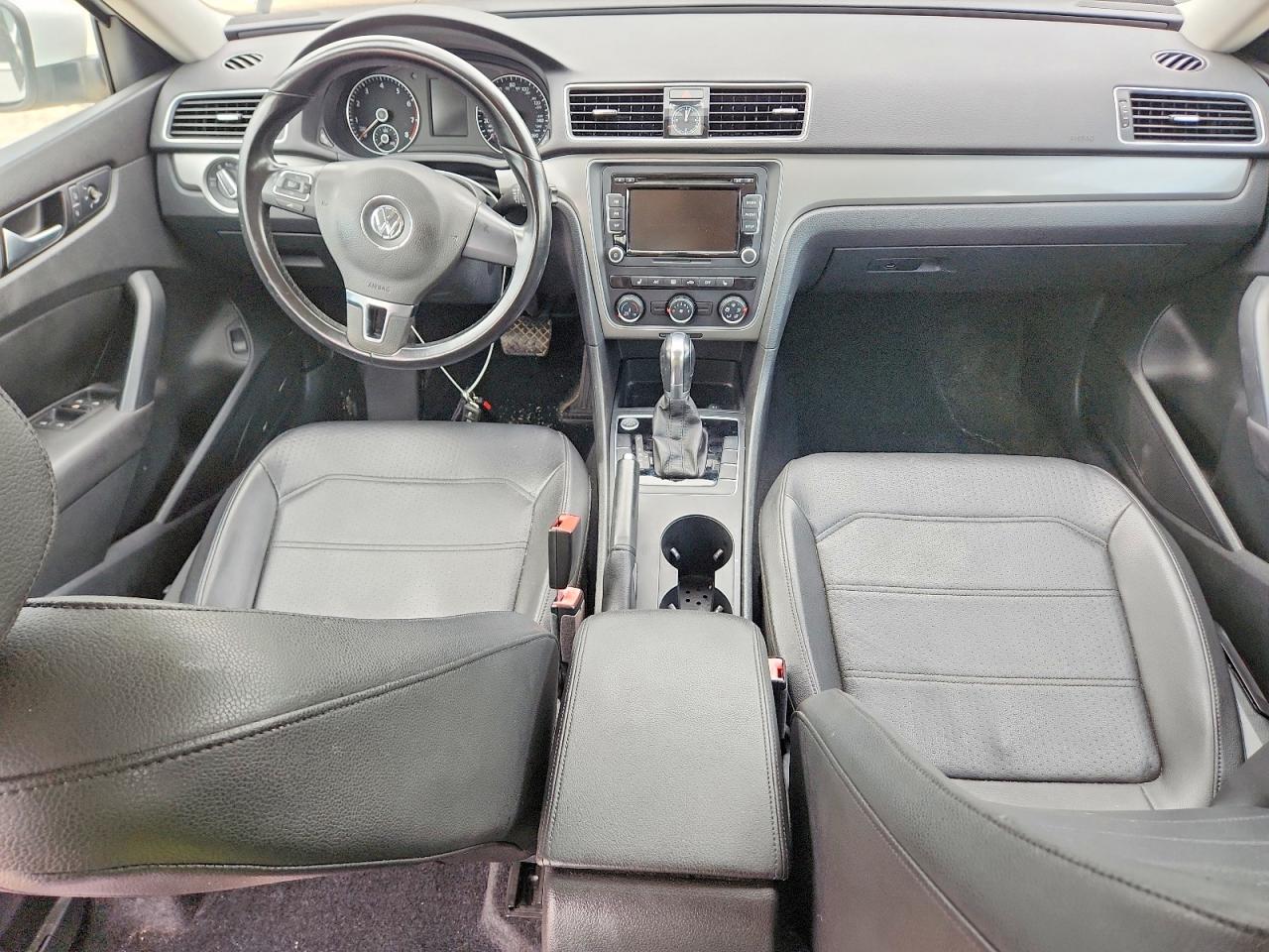 2015 Volkswagen Passat S Белый vin: 1VWAS7A36FC089724