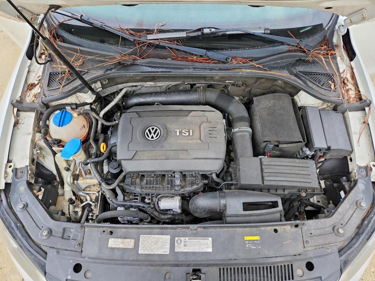 2015 Volkswagen Passat S Белый vin: 1VWAS7A36FC089724