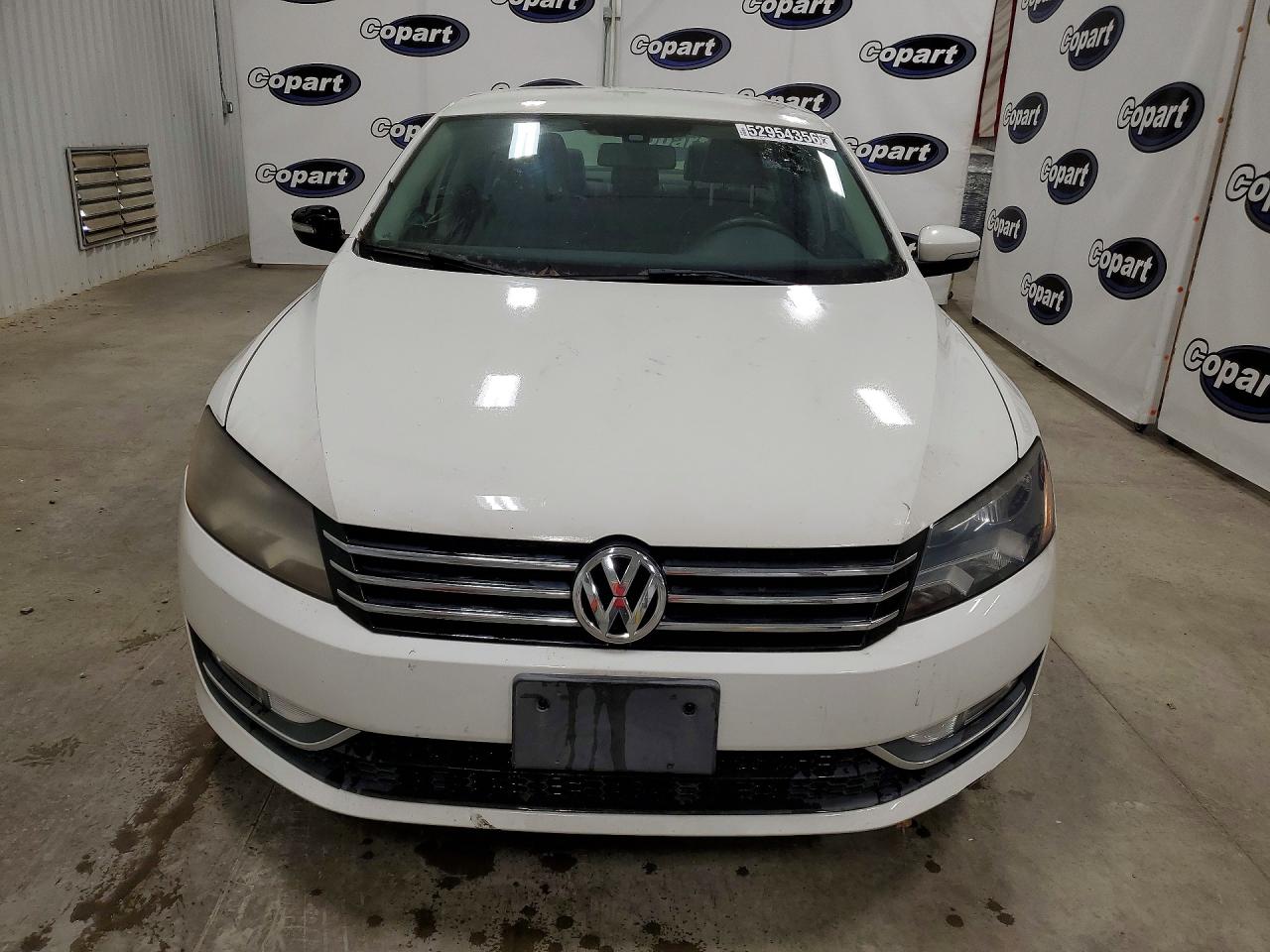 2015 Volkswagen Passat S White vin: 1VWAS7A36FC090307