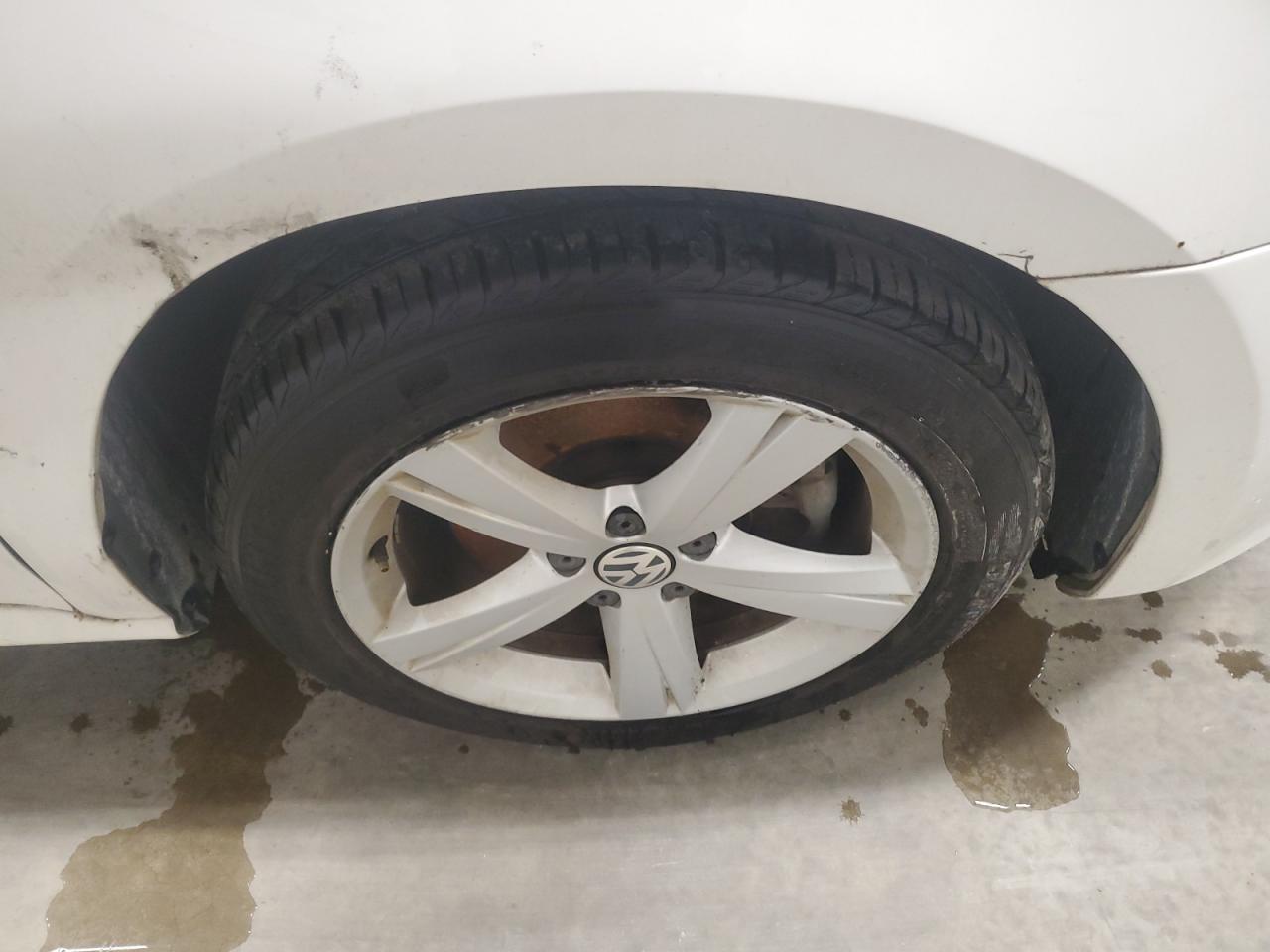 2015 Volkswagen Passat S White vin: 1VWAS7A36FC090307 Damage: Right Front Wheel, Curb Rash, > 12 Inches