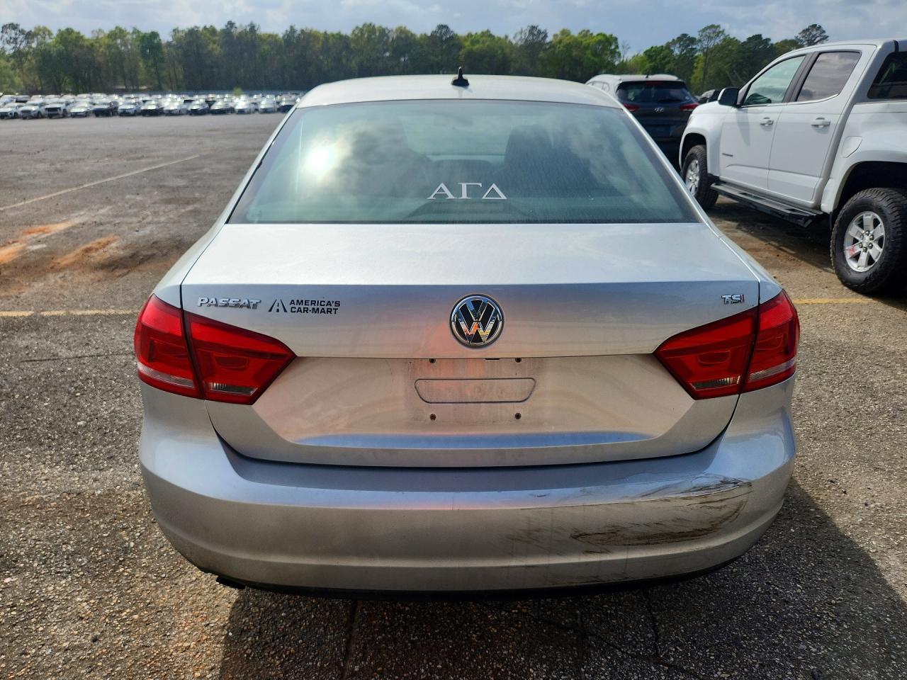 2015 Volkswagen Passat S Silver vin: 1VWAS7A36FC095331
