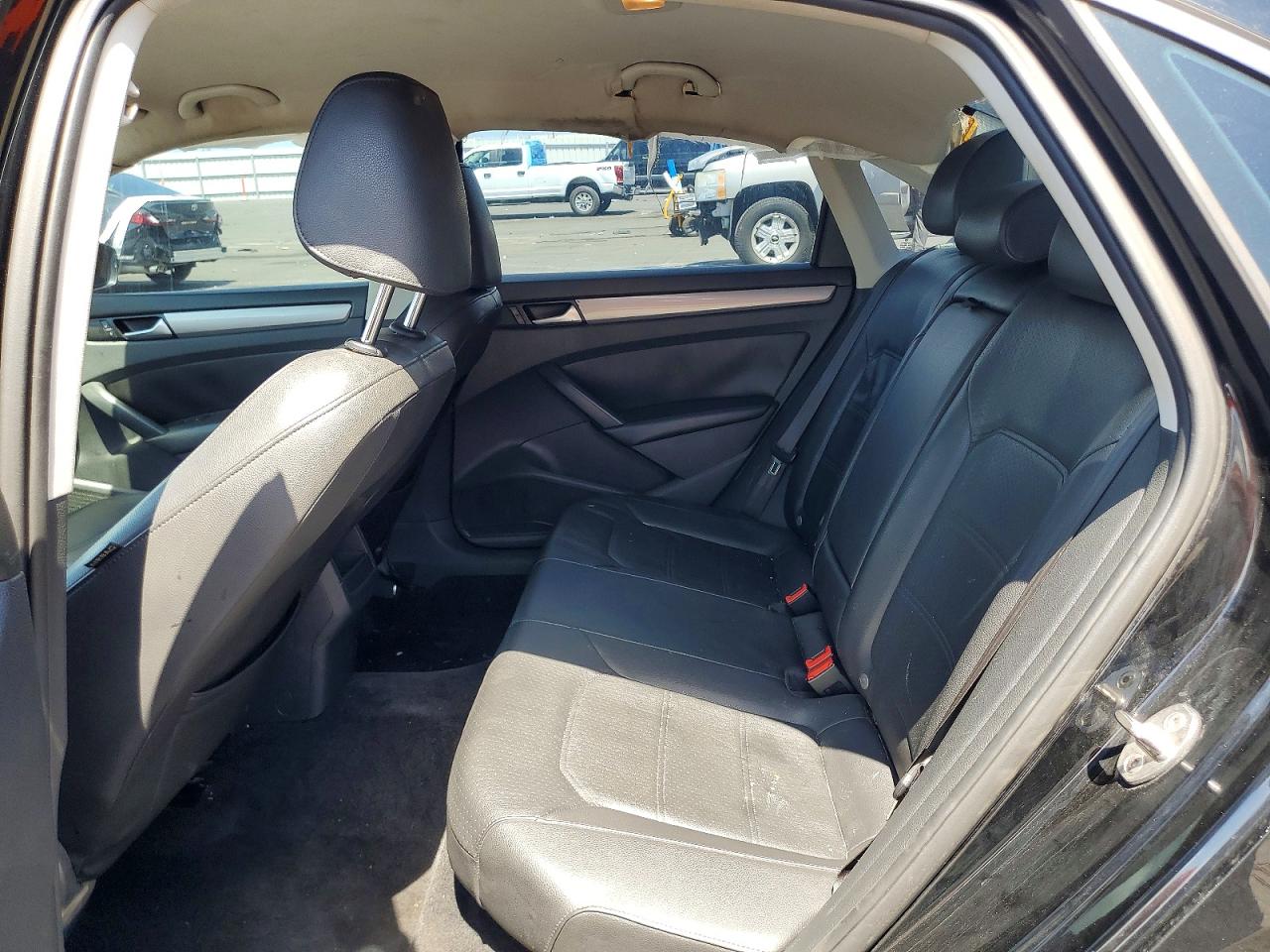 2015 Volkswagen Passat S Black vin: 1VWAS7A36FC100818
