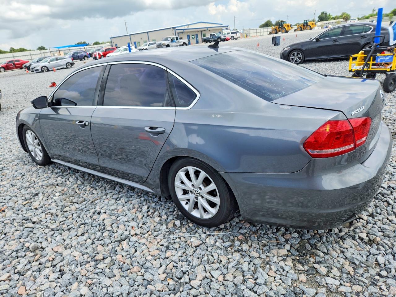 2015 Volkswagen Passat S Gray vin: 1VWAS7A36FC106599