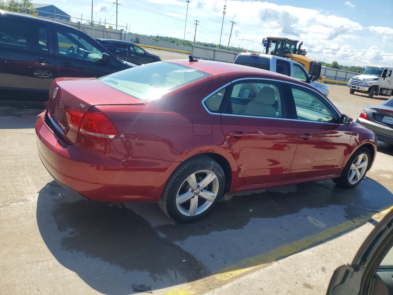 2015 Volkswagen Passat S Red vin: 1VWAS7A36FC108451