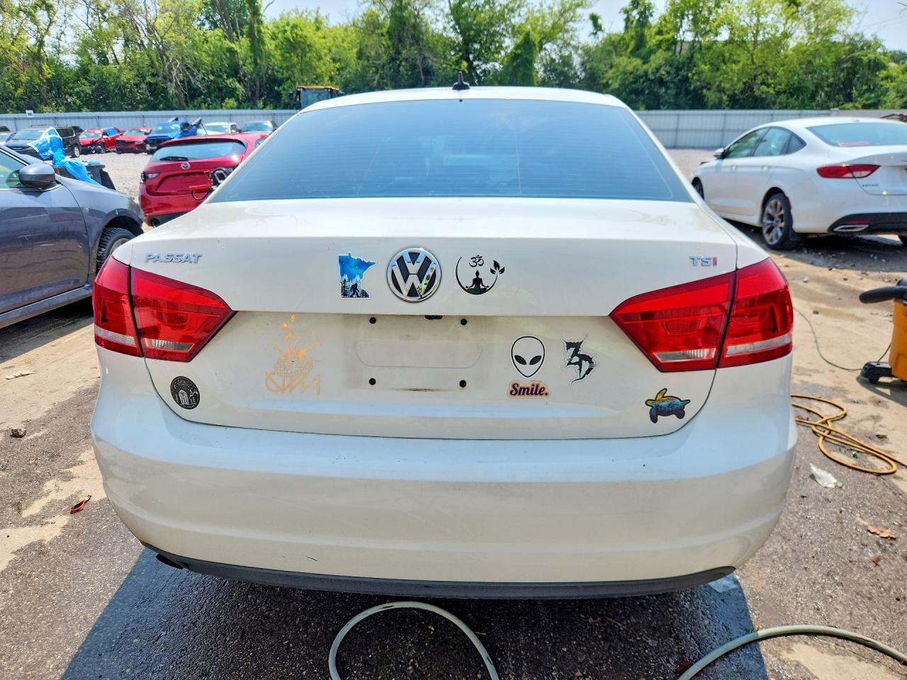 2015 Volkswagen Passat S White vin: 1VWAS7A36FC111737