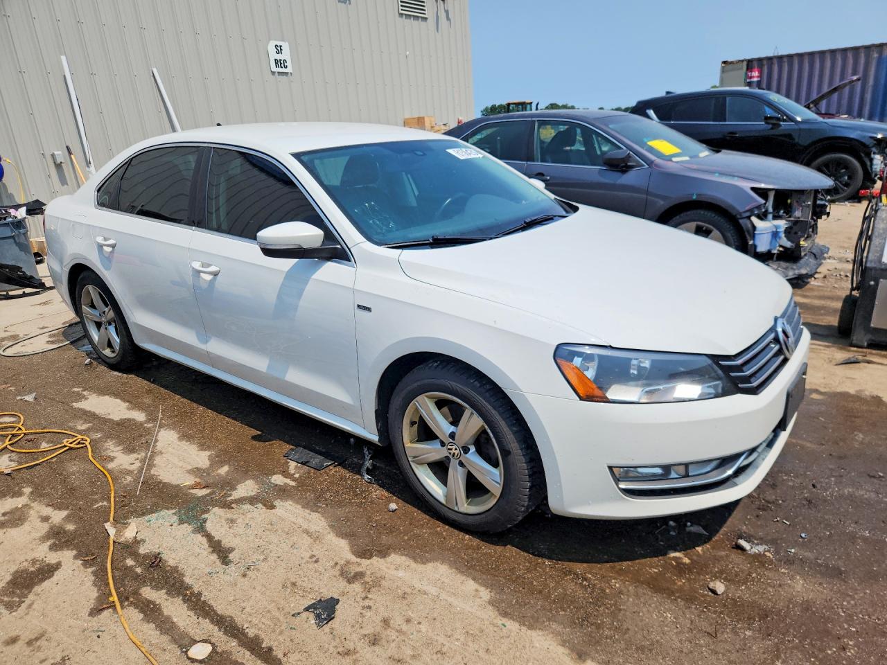 2015 Volkswagen Passat S White vin: 1VWAS7A36FC111737