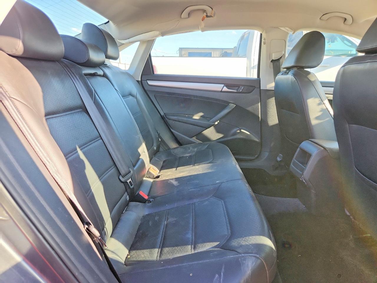 2015 Volkswagen Passat S Серый vin: 1VWAS7A36FC120387