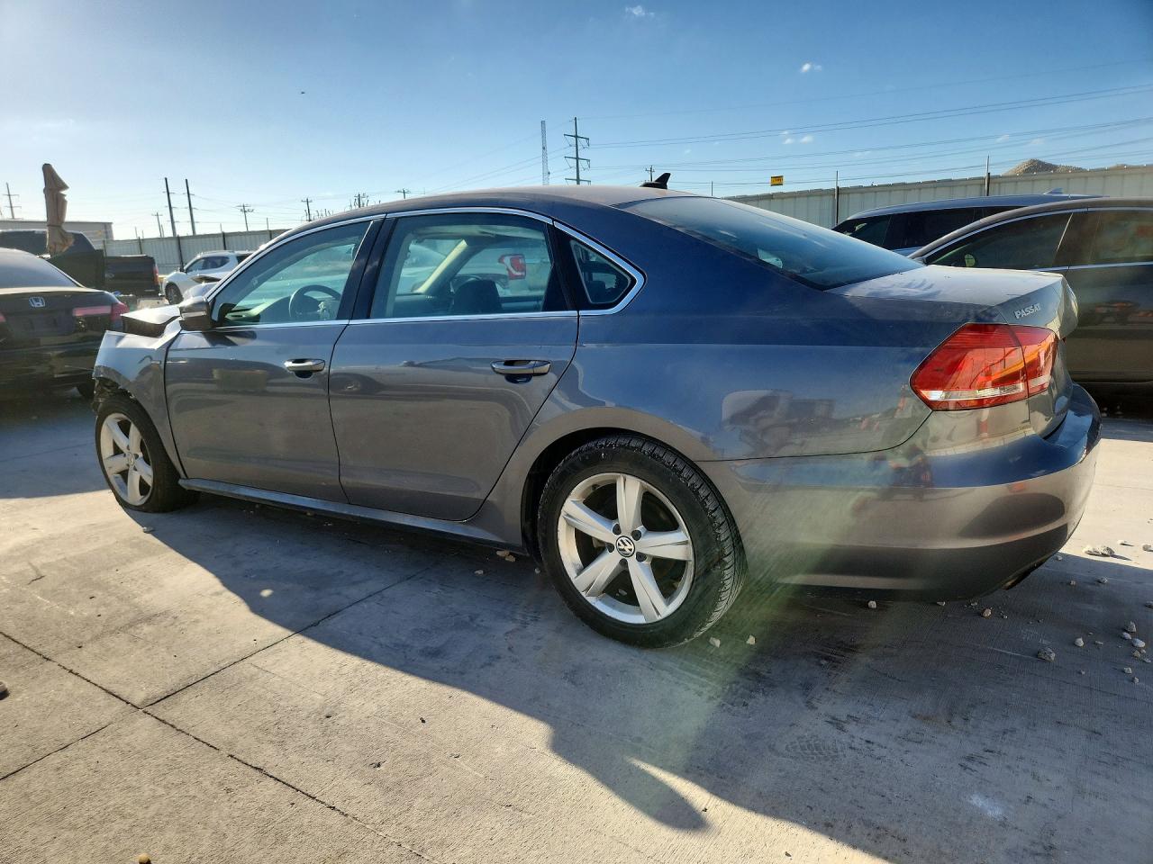 2015 Volkswagen Passat S Серый vin: 1VWAS7A36FC120387
