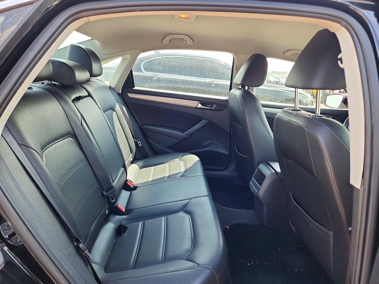 2014 Volkswagen Passat S Black vin: 1VWAS7A37EC029028
