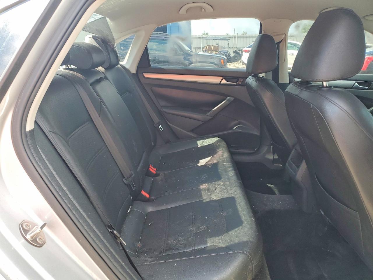 2015 Volkswagen Passat S Silver vin: 1VWAS7A37FC074438
